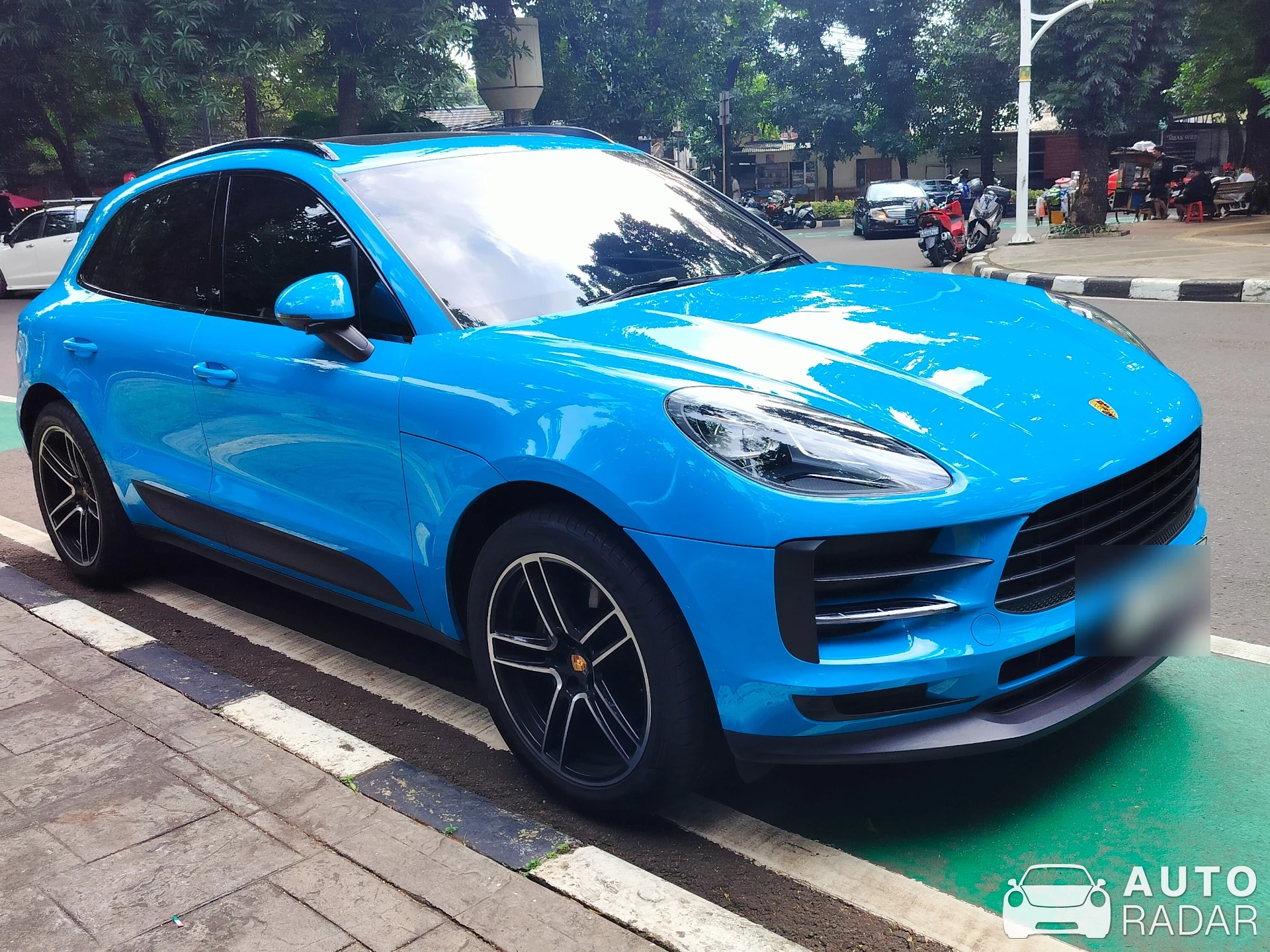 Porsche Macan spotted in Kota Jakarta Selatan, Indonesia
