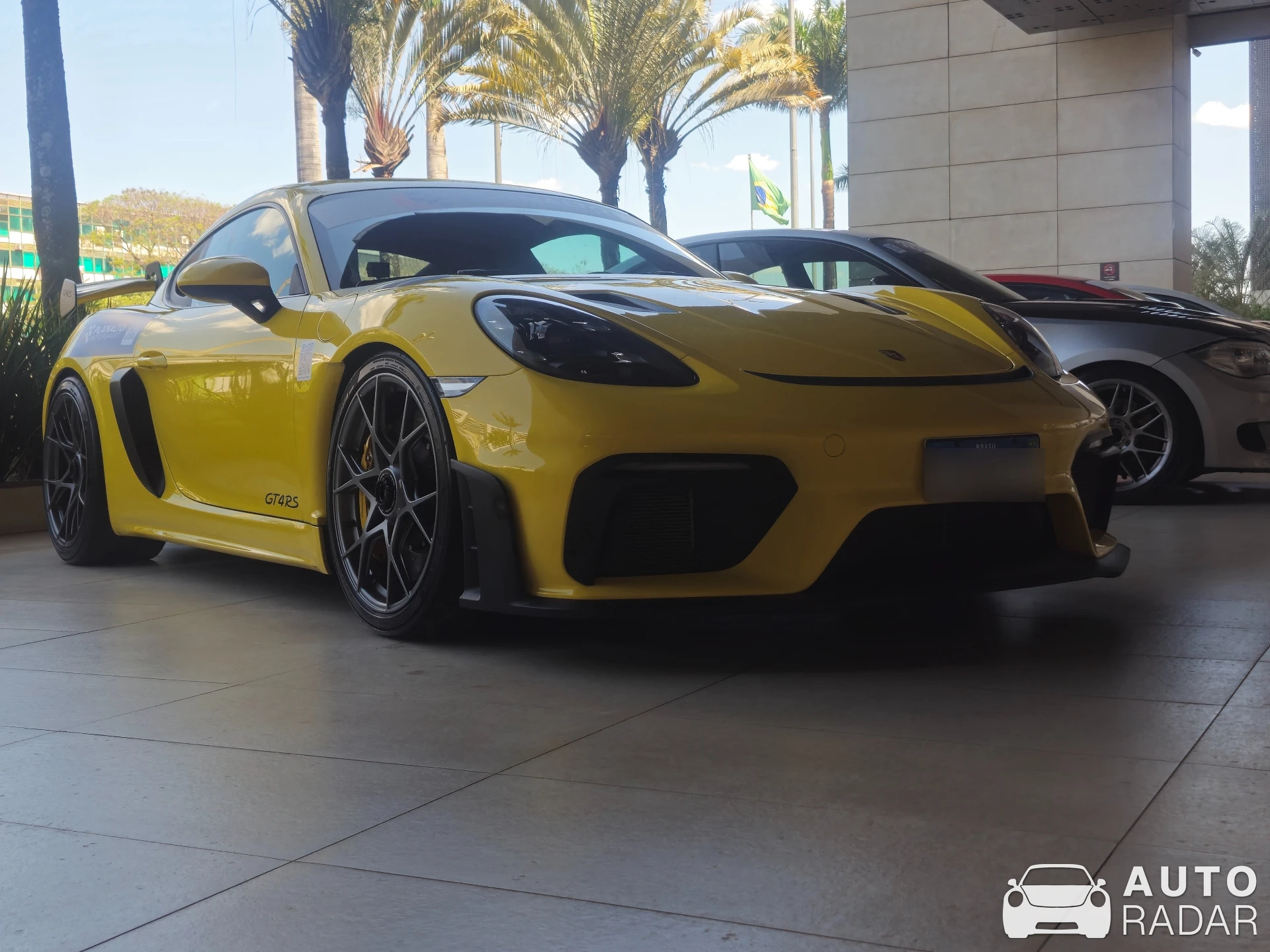 Porsche 718 Cayman GT4 RS spotted in Brasília