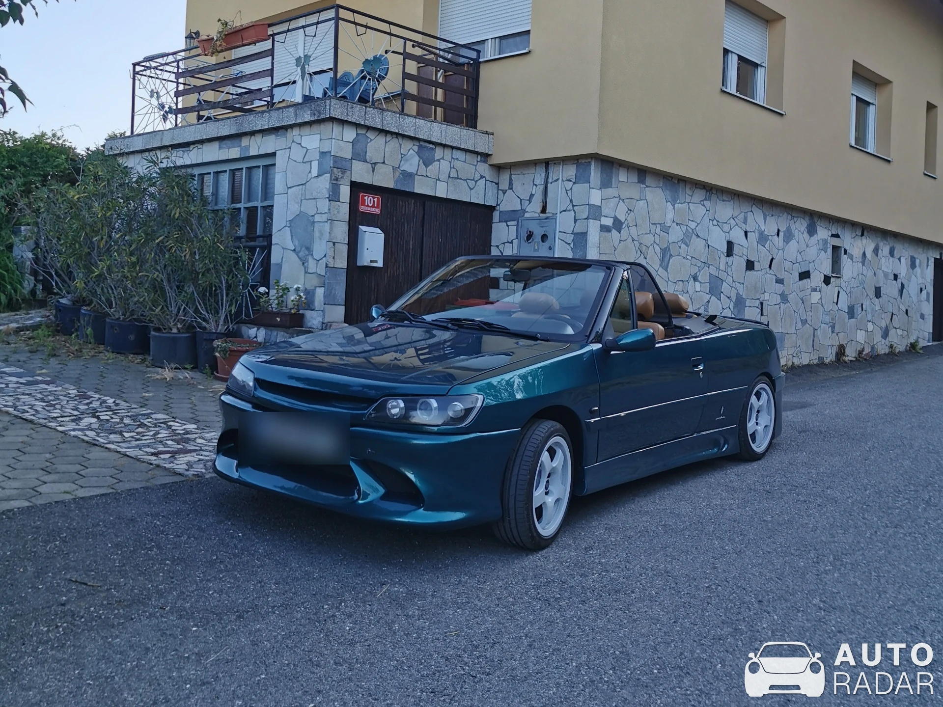 Peugeot 306 Cabrio spotted in Upravna enota Maribor, Slovenija