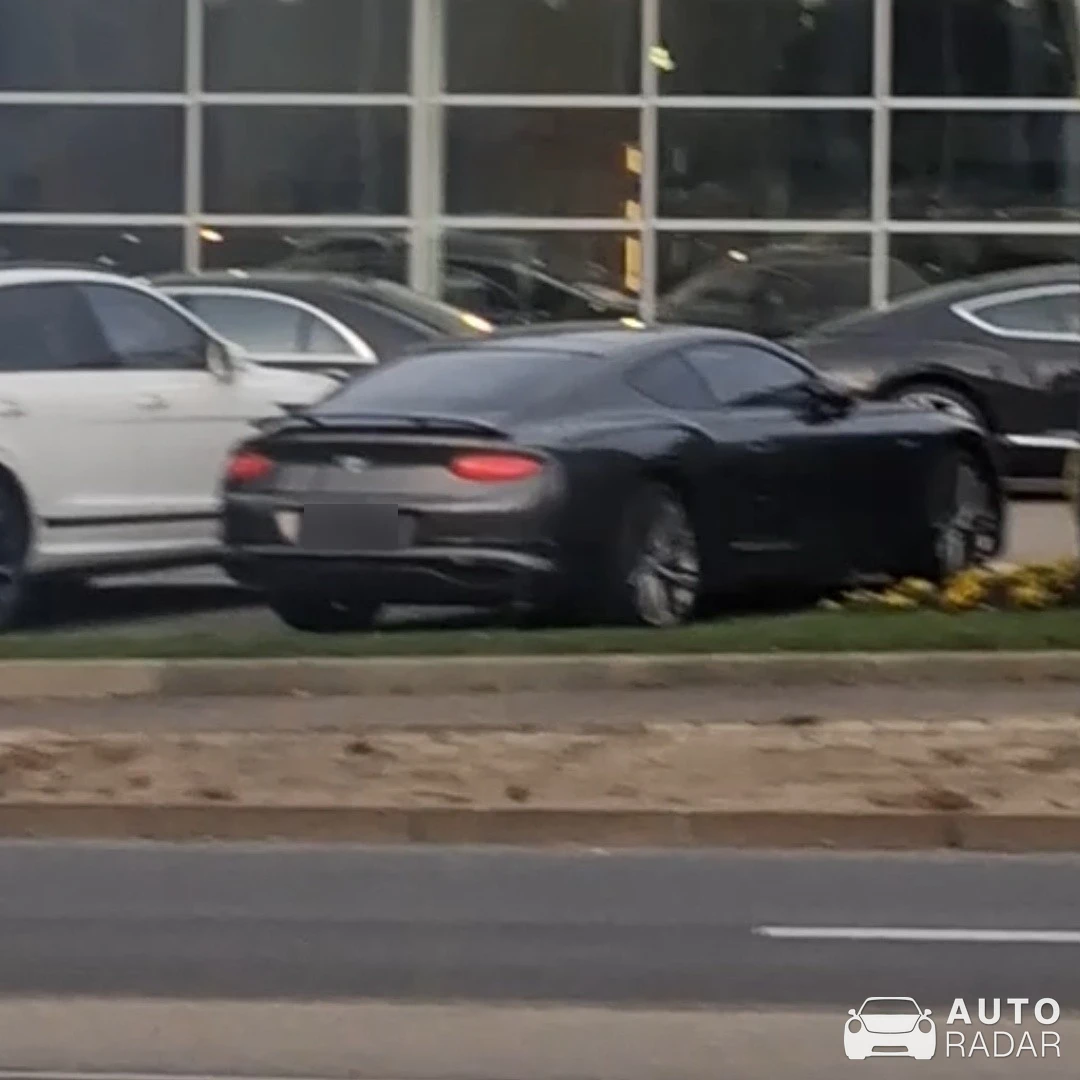 Bentley Continental GT V8 S 2016 spotted in Châtelaine