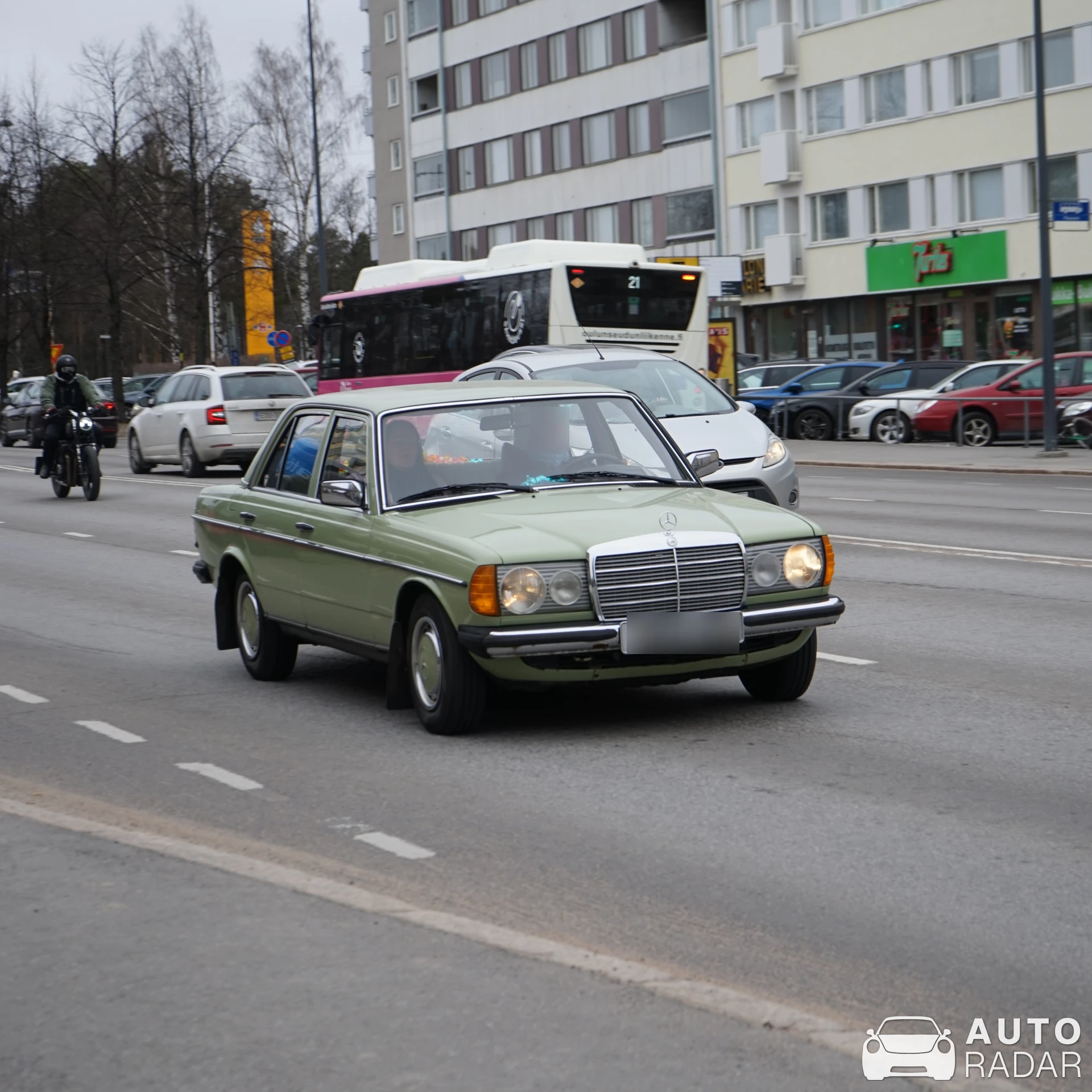 Mercedes-Benz 300E W123 spotted in Oulu, Finland