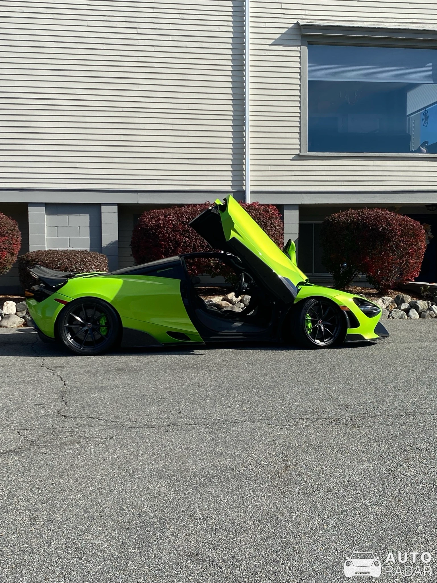 McLaren 765LT Spider spotted in Newington