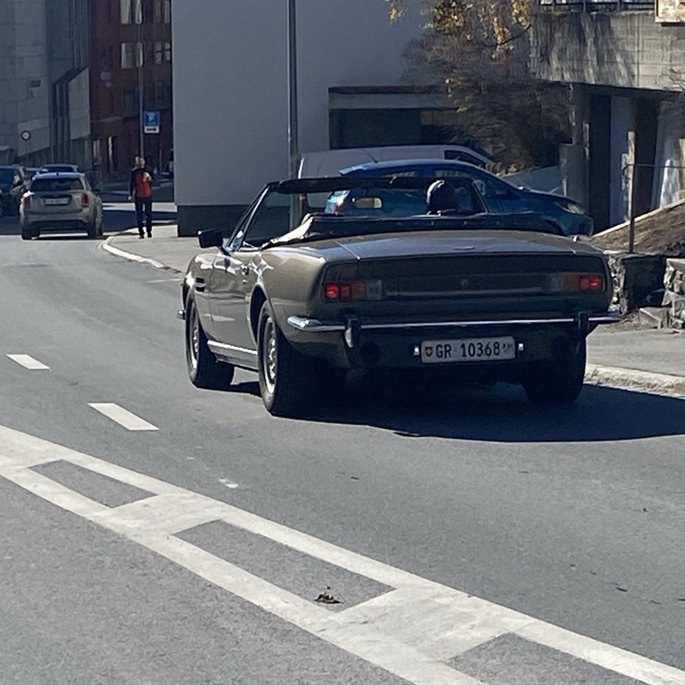 Aston Martin V8 Vantage Volante POW