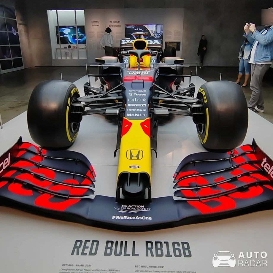 Red Bull Racing RB16B spotted in Vídeň, Rakousko
