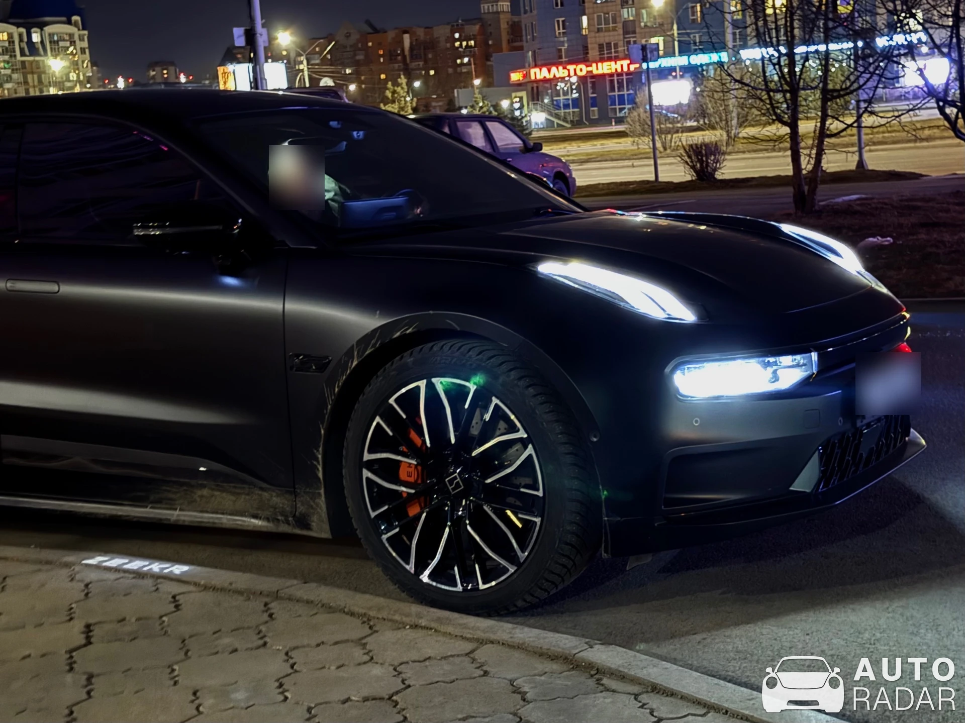 Zeekr 009 spotted in Красноярск, Россия