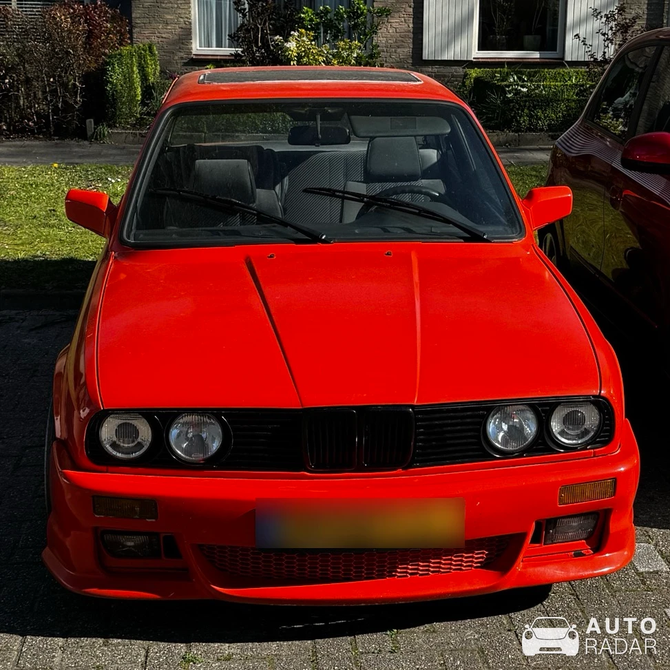 BMW 3 Series E30 spotted in Oud Gastel