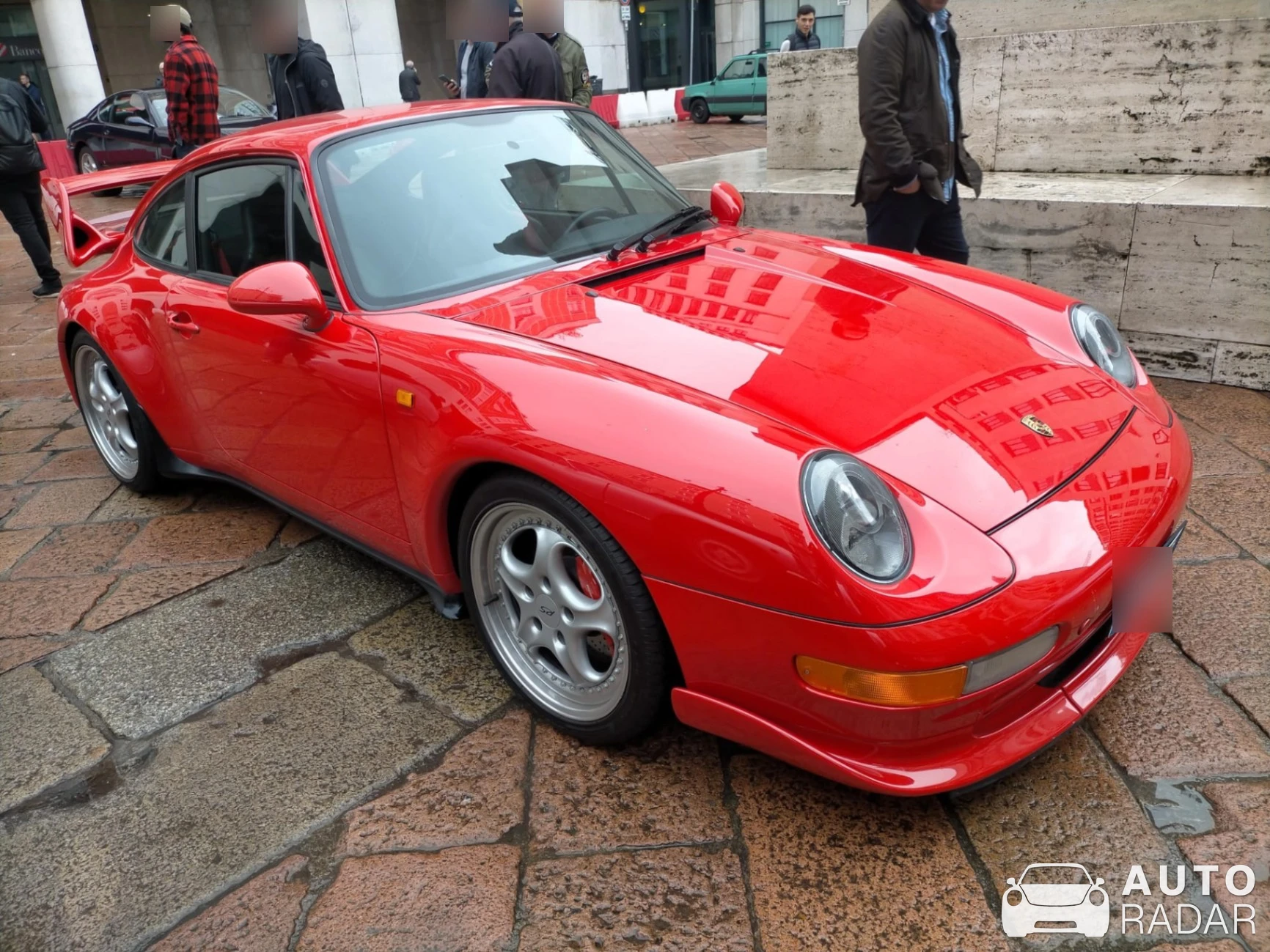 Porsche 993 Carrera RS spotted in Milano, Italy