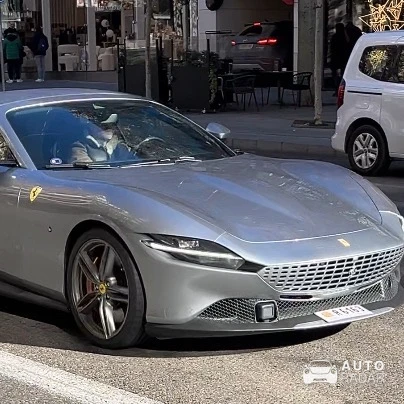 Ferrari Roma Spider spotted in Madrid, Spain