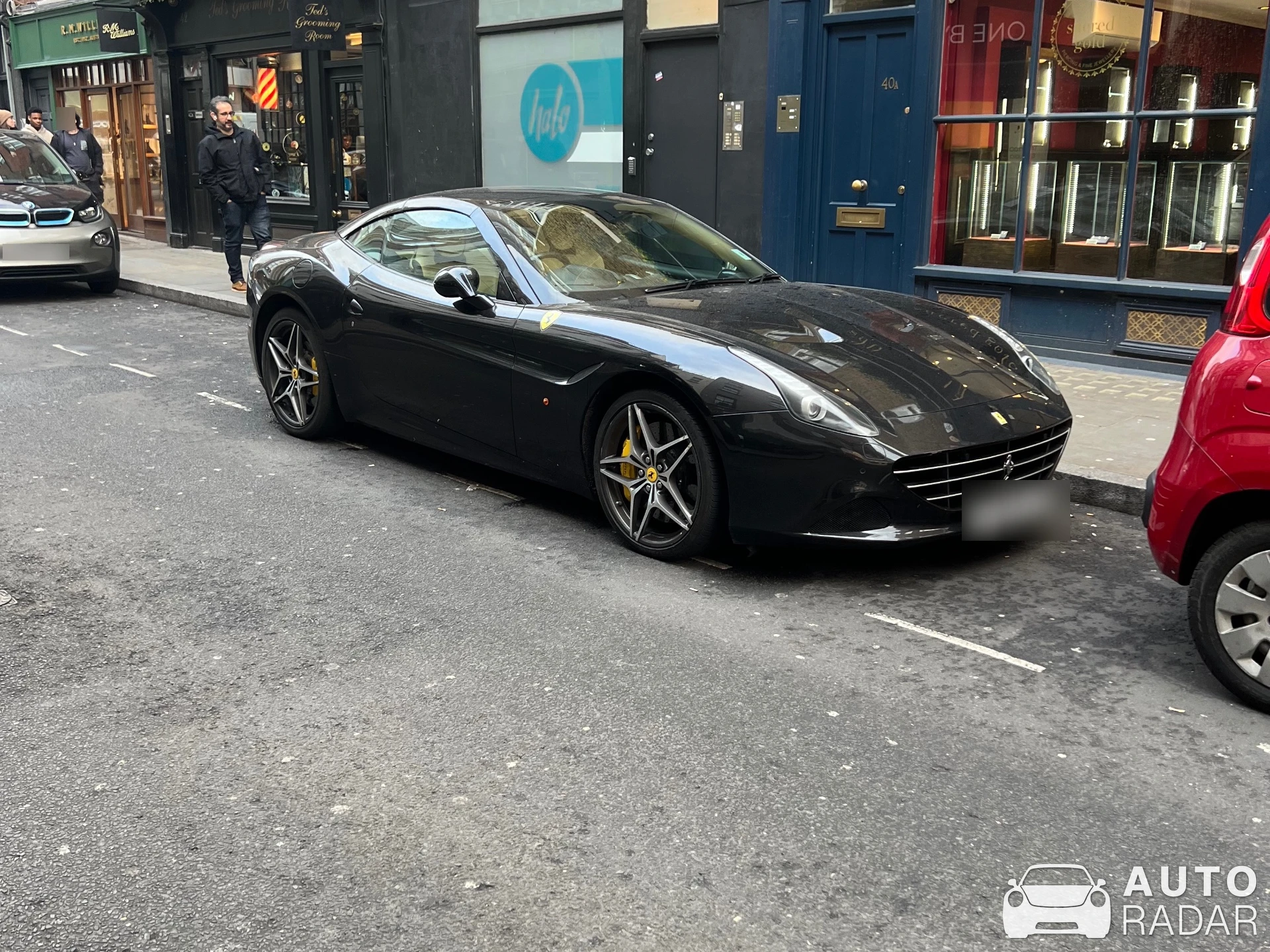 Ferrari California T spotted in Greater London, Wielka Brytania
