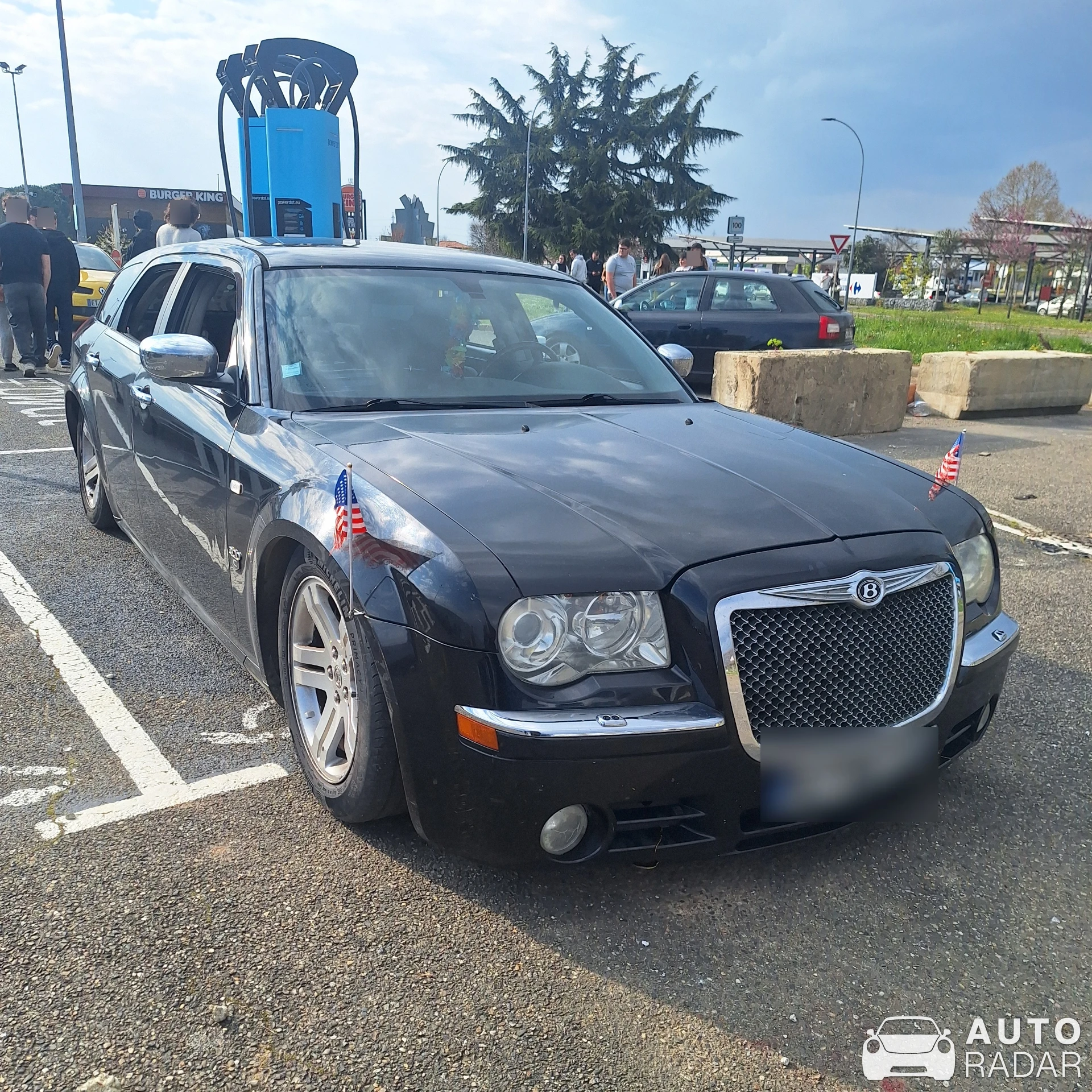 Chrysler 300C spotted in Montauban