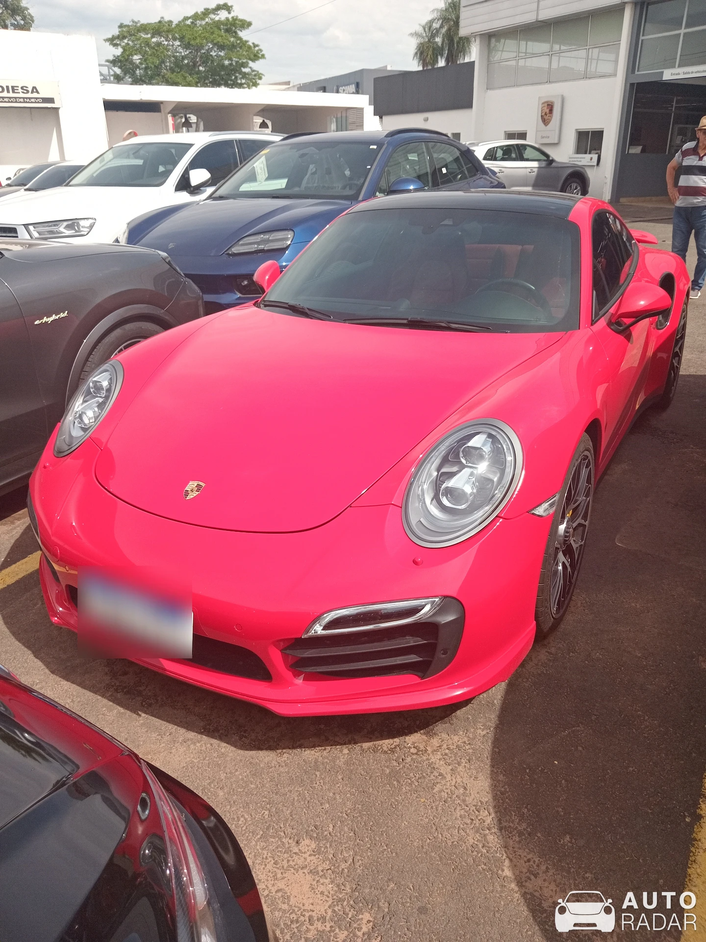Porsche 991 Turbo S MkI spotted in Asunción, Paraguay
