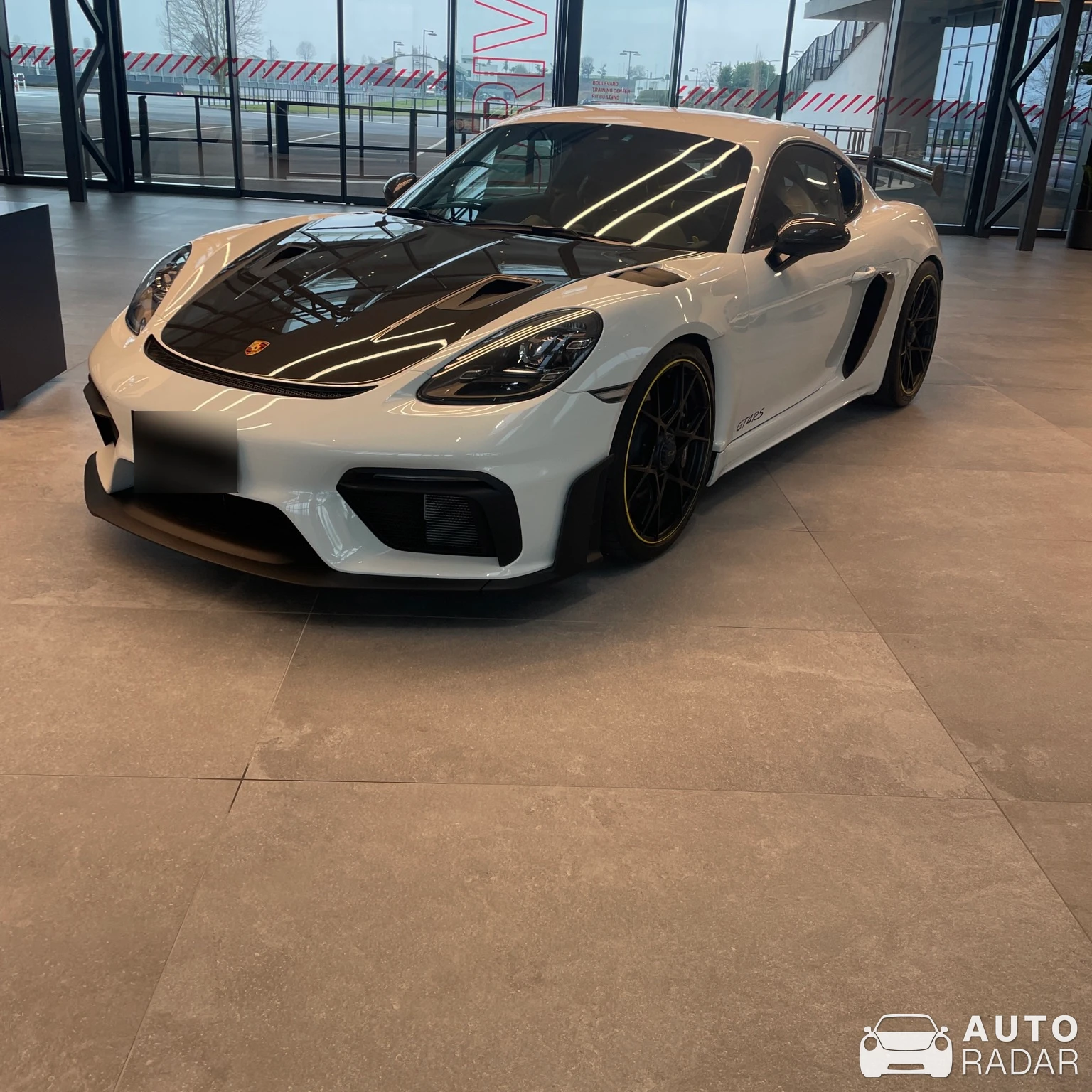 Porsche 718 Cayman GT4 RS spotted in Castrezzato, Italia