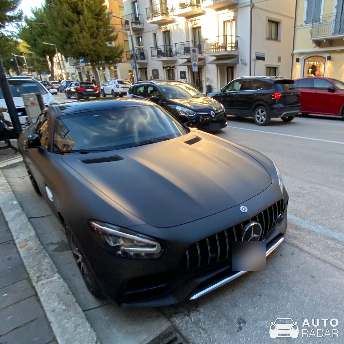 Mercedes-AMG GT C190 spotted in Porto Recanati