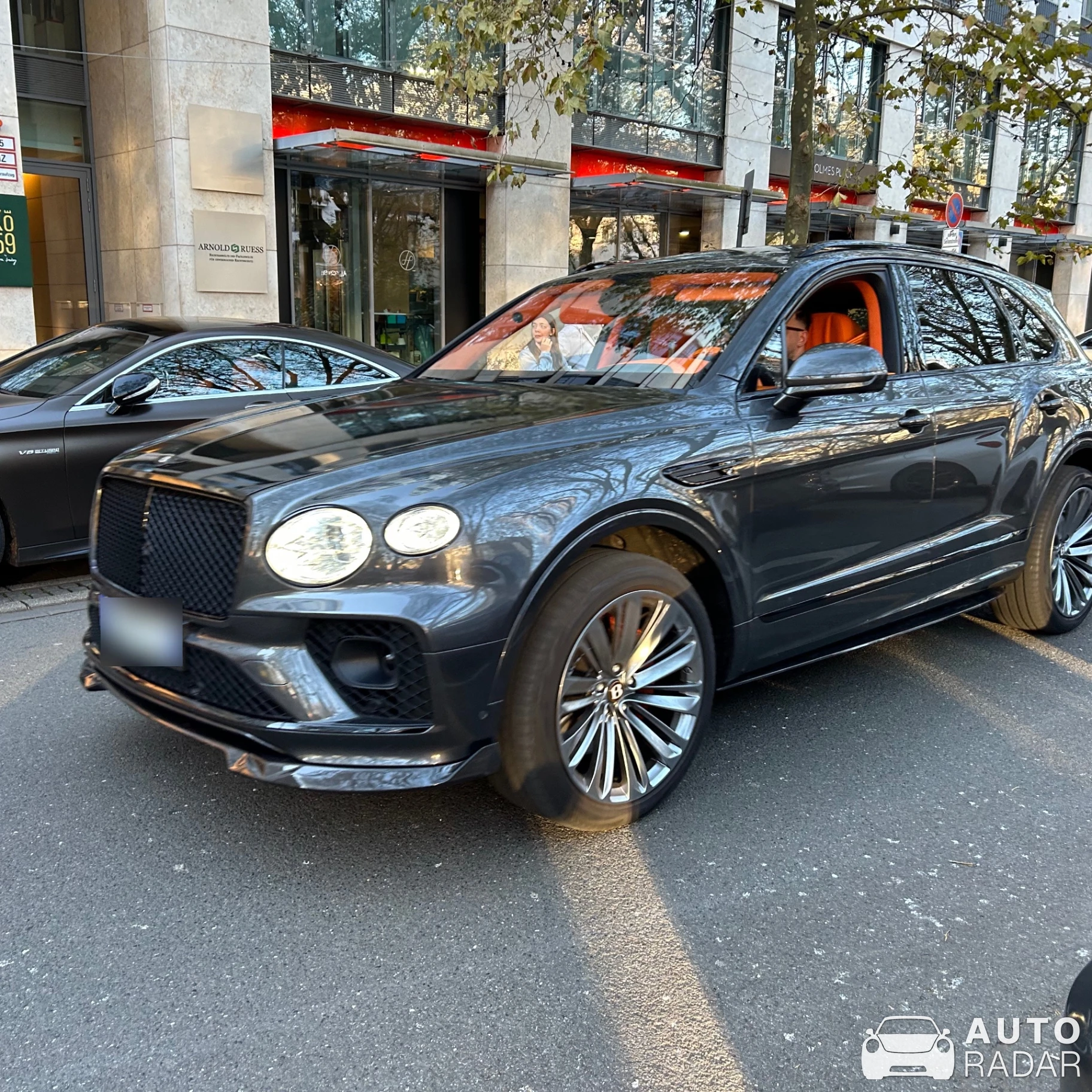 Bentley Bentayga spotted in Düsseldorf, Deutschland