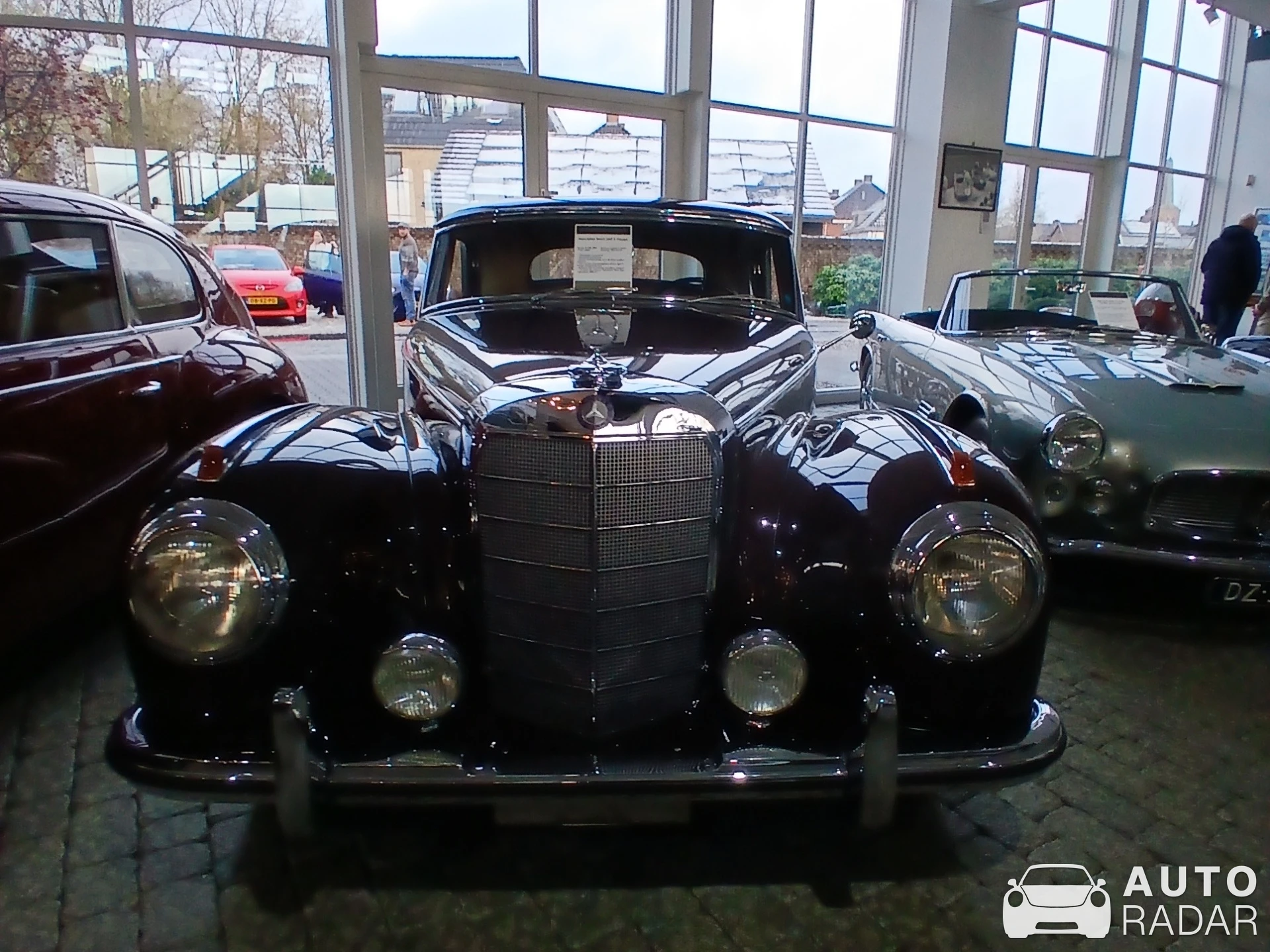 Mercedes-Benz 300S spotted in Brummen