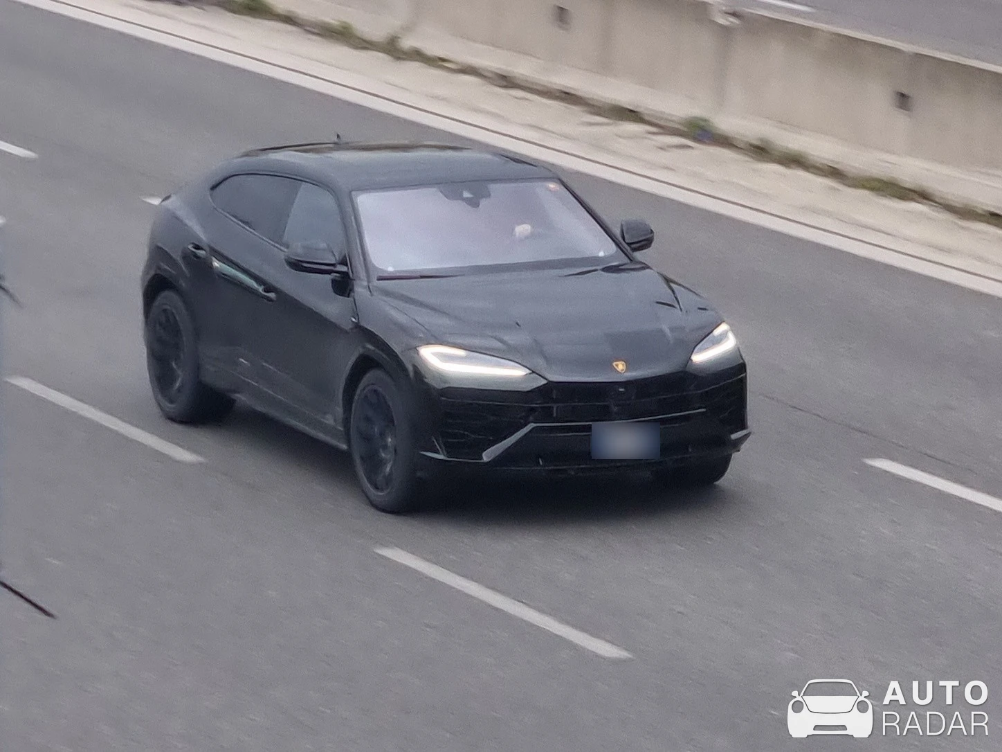 Lamborghini Urus SE spotted in Milano, Italy