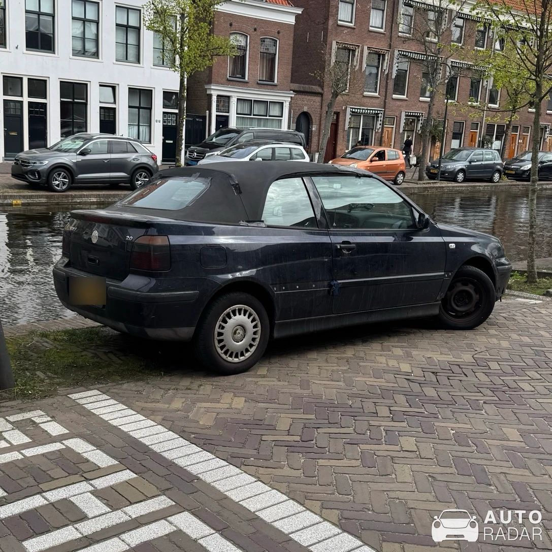 Volkswagen Golf 2.0 Cabriolet spotted in Delft
