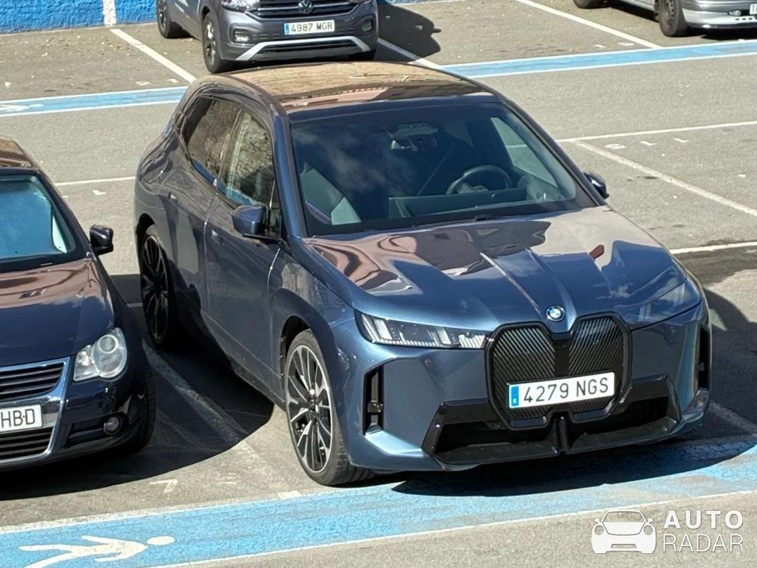 BMW iX M70 spotted in Las Palmas de Gran Canaria