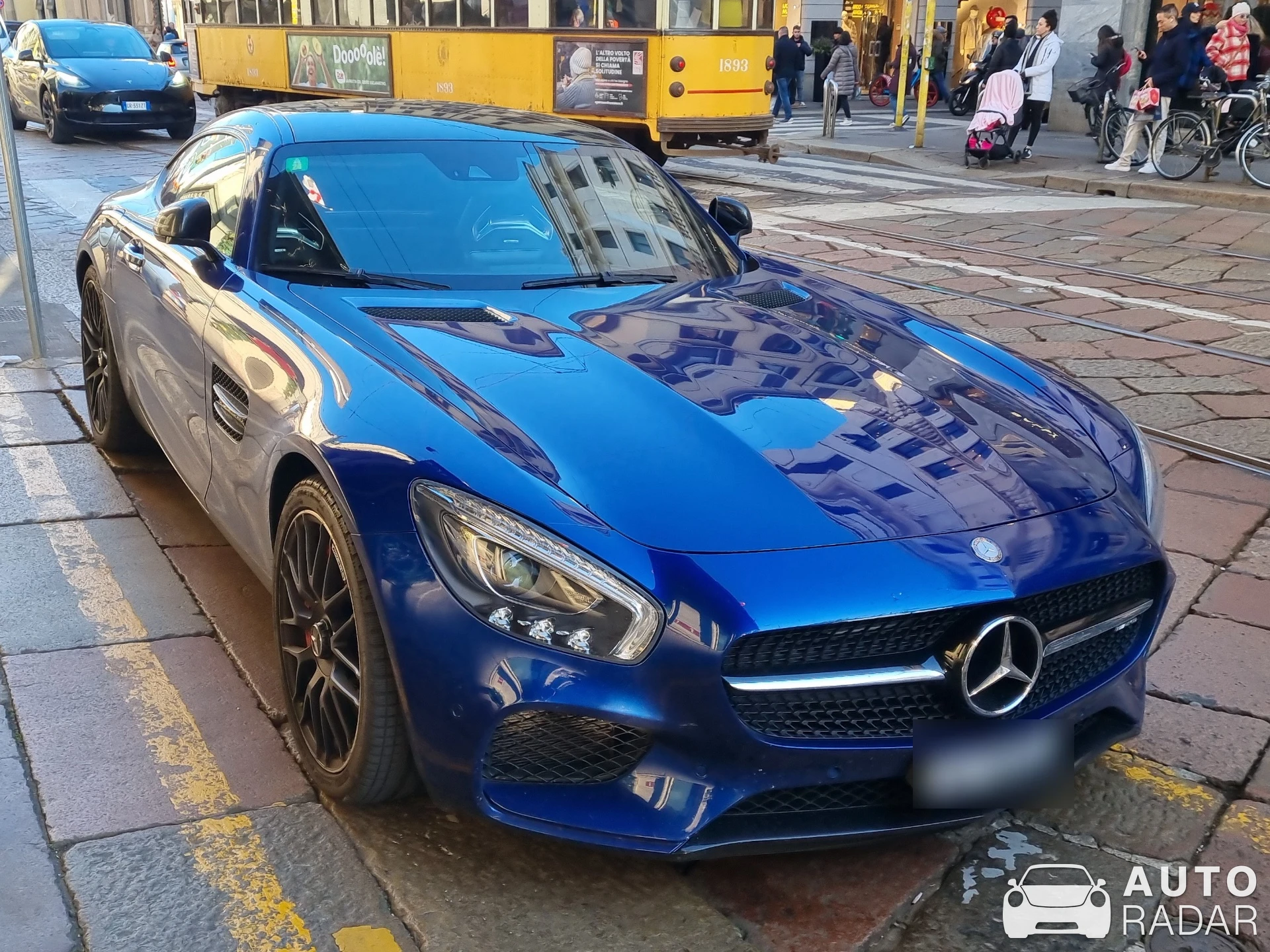 Mercedes-AMG GT S C190 spotted in Milano, Italia
