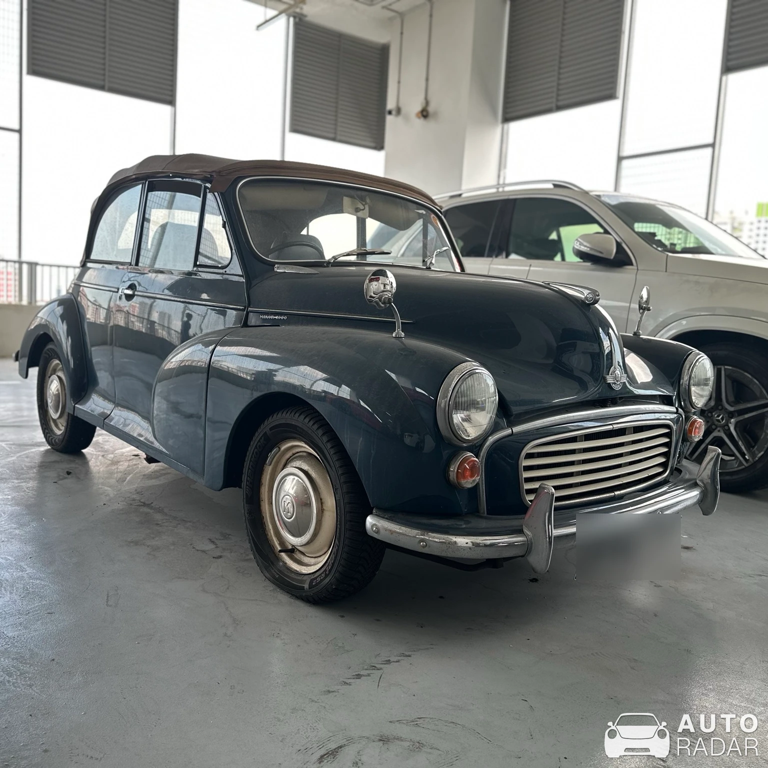 Morris Minor 1000 spotted in Singapore