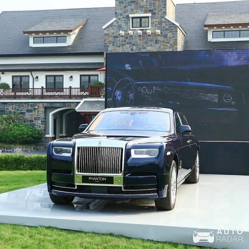 Rolls-Royce Phantom VIII spotted in Bình Xuyên, Việt Nam