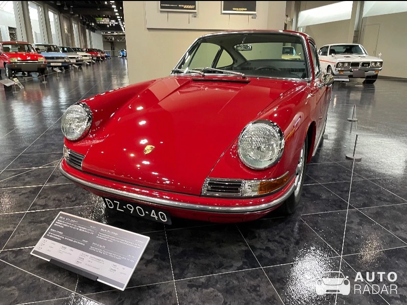 Porsche 911 T 2.2 spotted in Torino, Italie