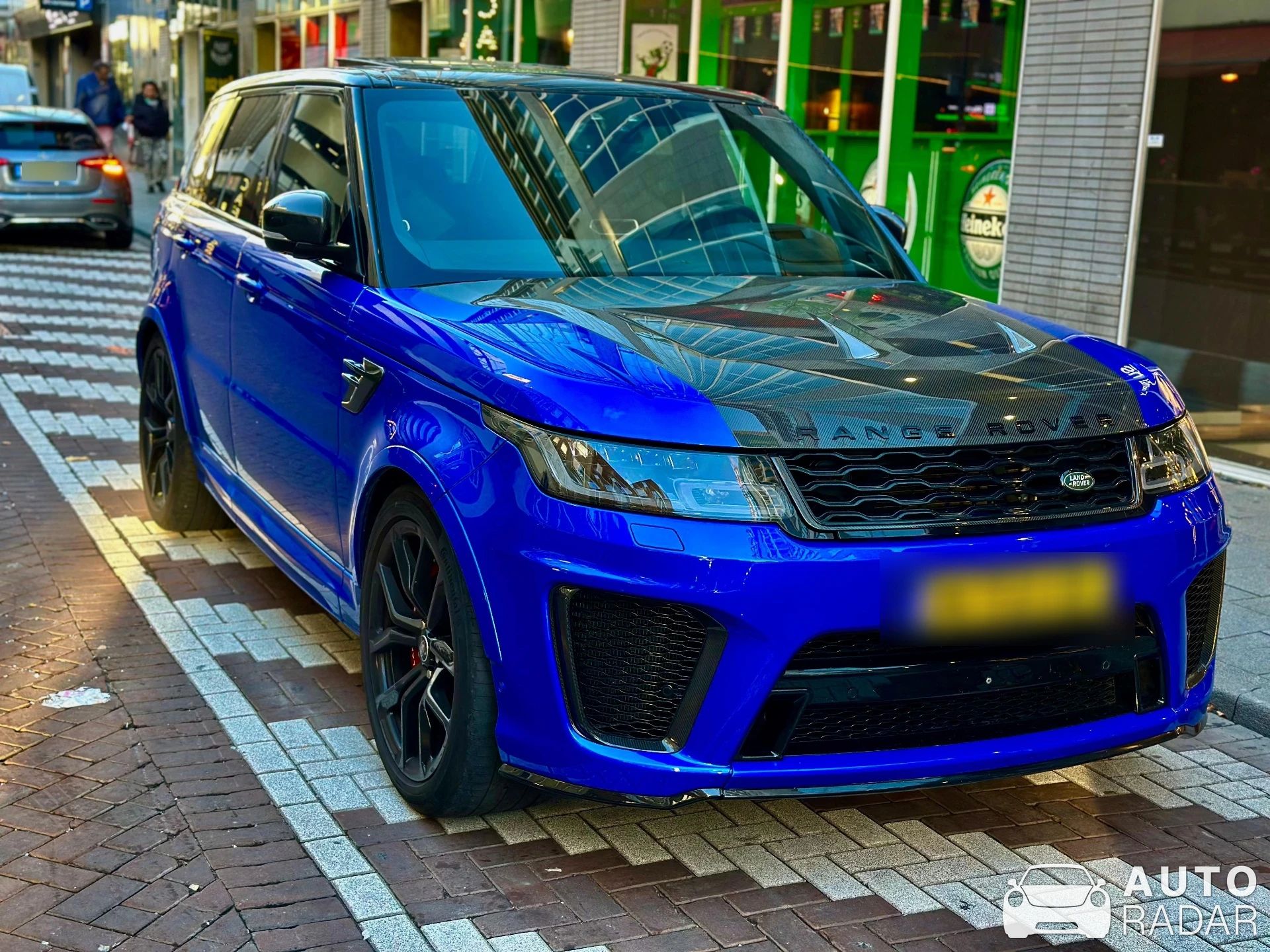 Land Rover Range Rover Sport SVR 2018 Carbon Edition spotted in Rotterdam