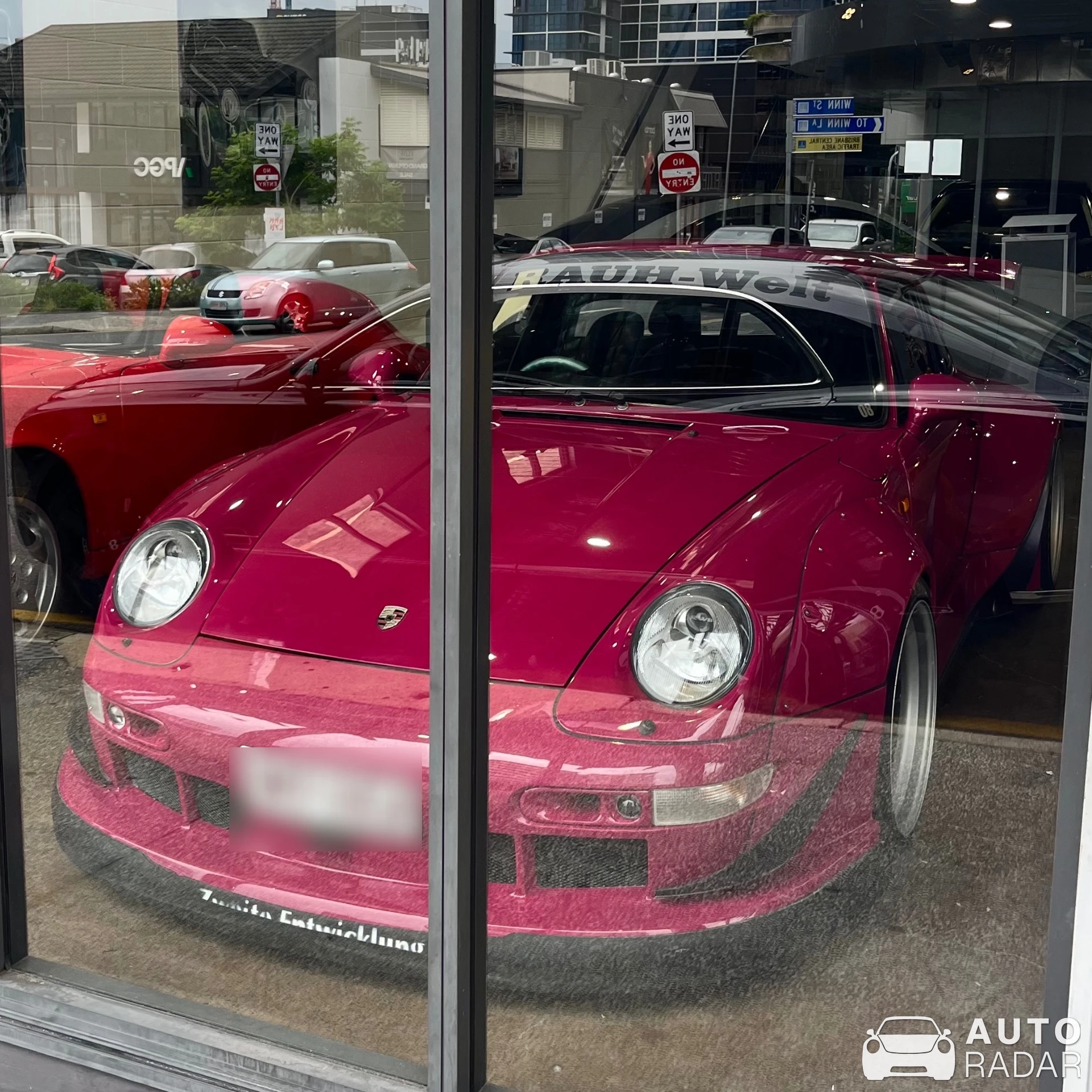 Porsche Rauh-Welt Begriff 993 spotted in Fortitude Valley, Australia