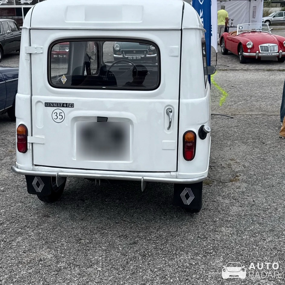 Renault 4 F4 spotted in Esmoriz