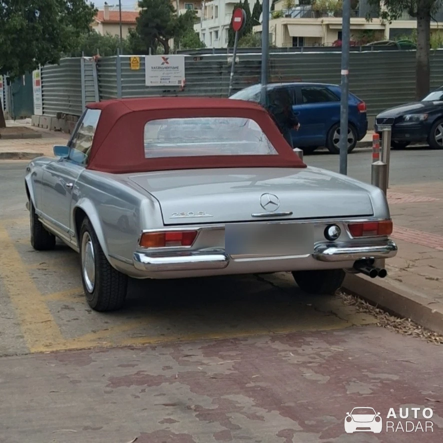 Mercedes-Benz W113 230 SL spotted in Glyfada