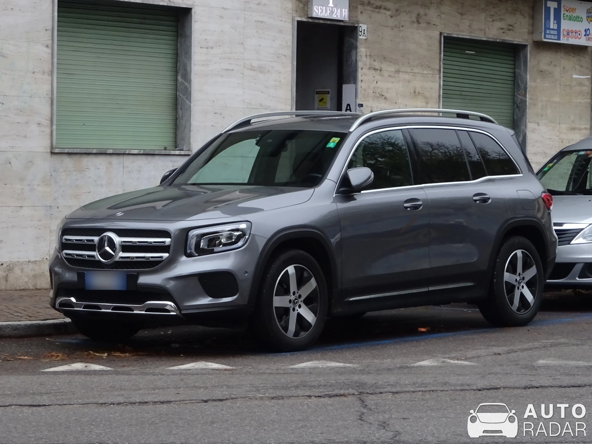 Mercedes-Benz GLB-Klasse spotted in Como, Italy