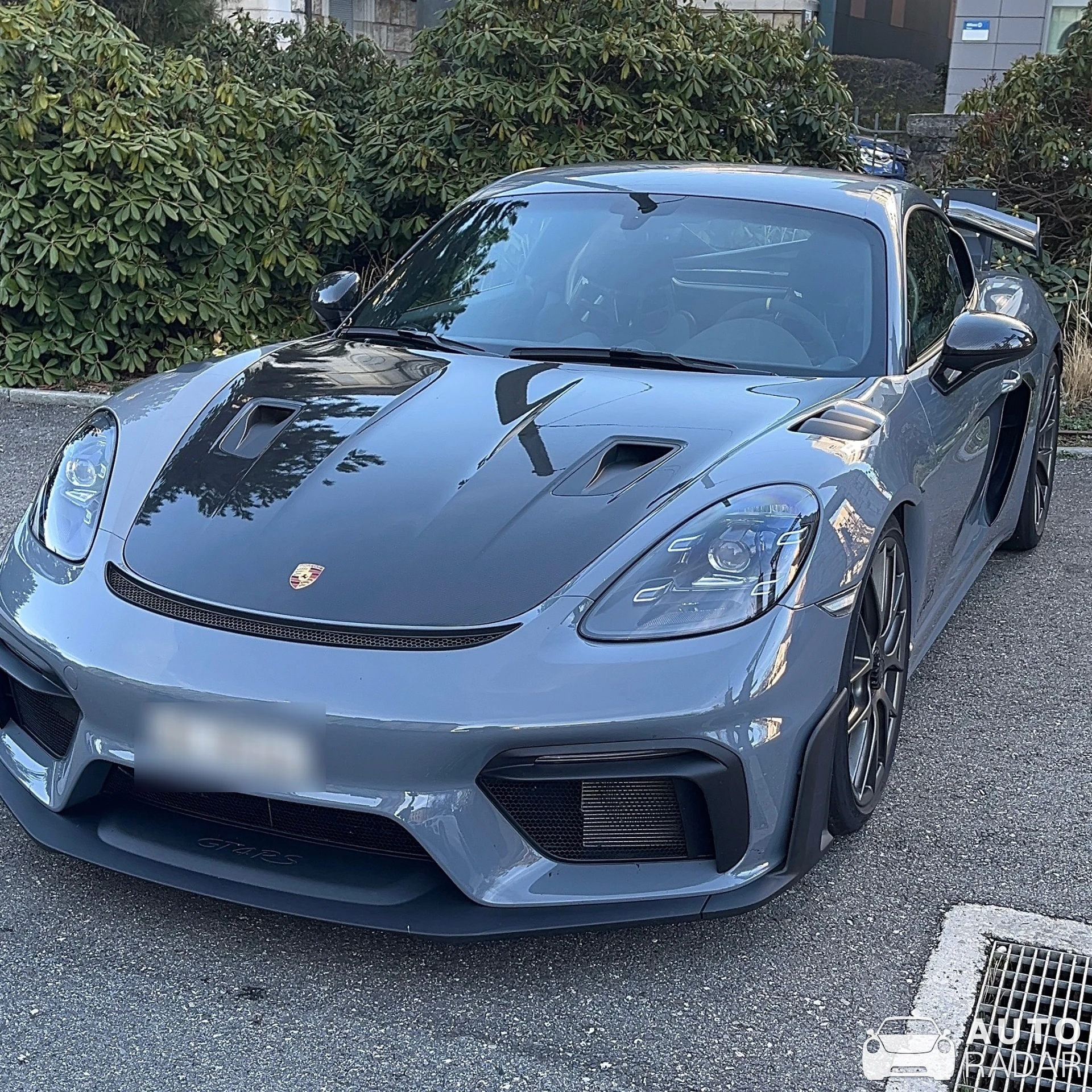 Porsche 718 Cayman GT4 RS spotted in Lausanne, Suiza