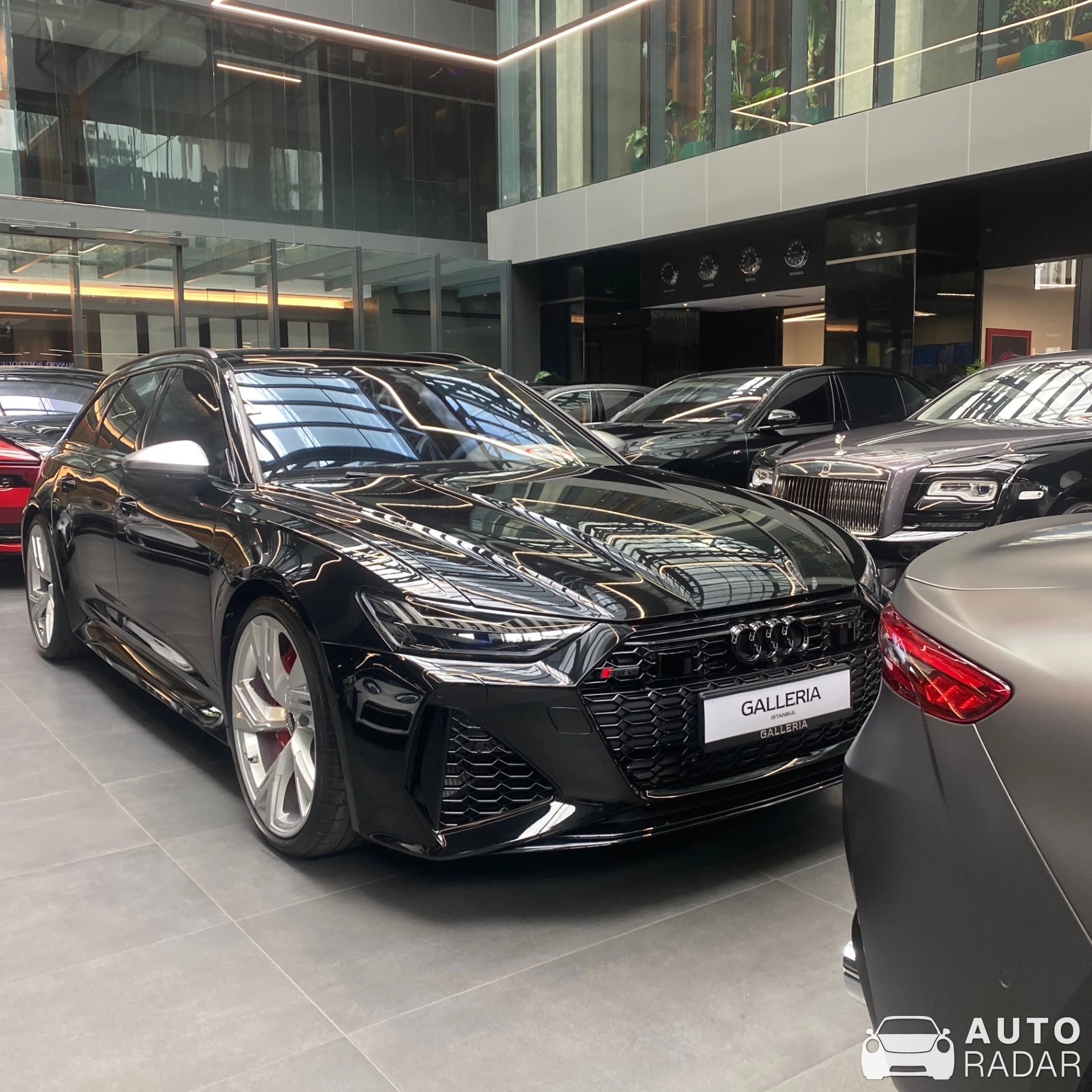 Audi RS6 Avant C8 spotted in Şişli, Türkiye