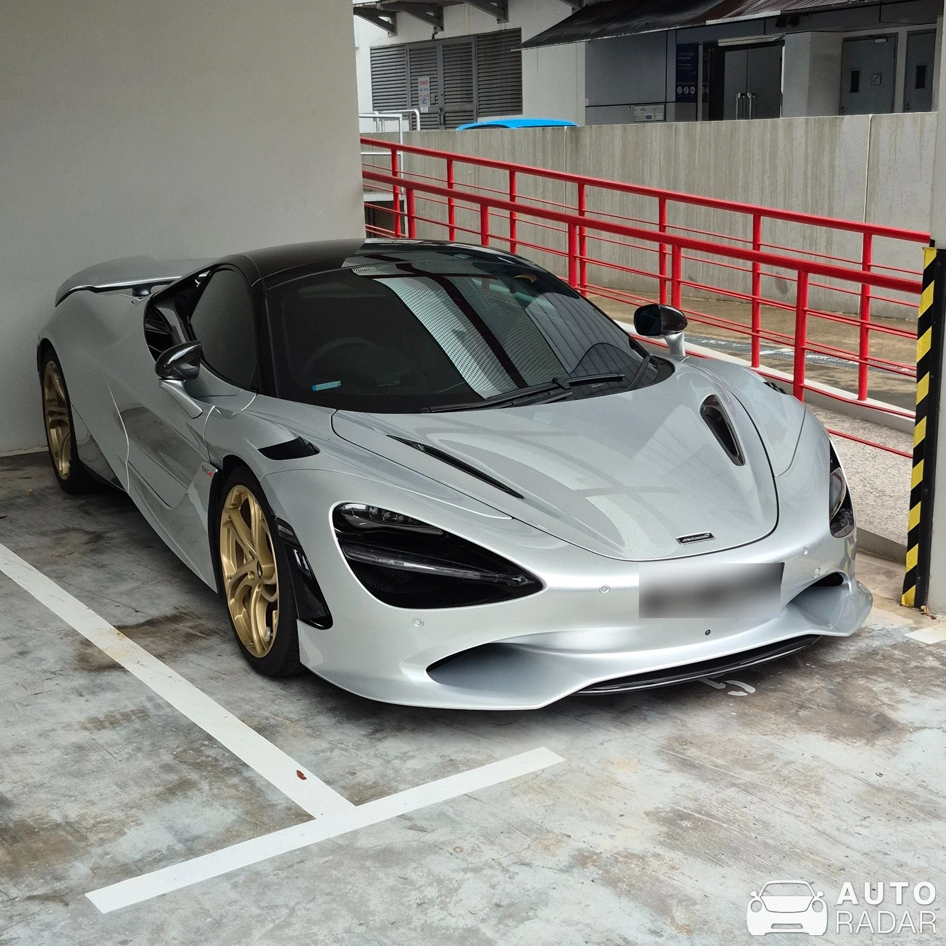 McLaren 750S Spider spotted in Singapore, Singapore