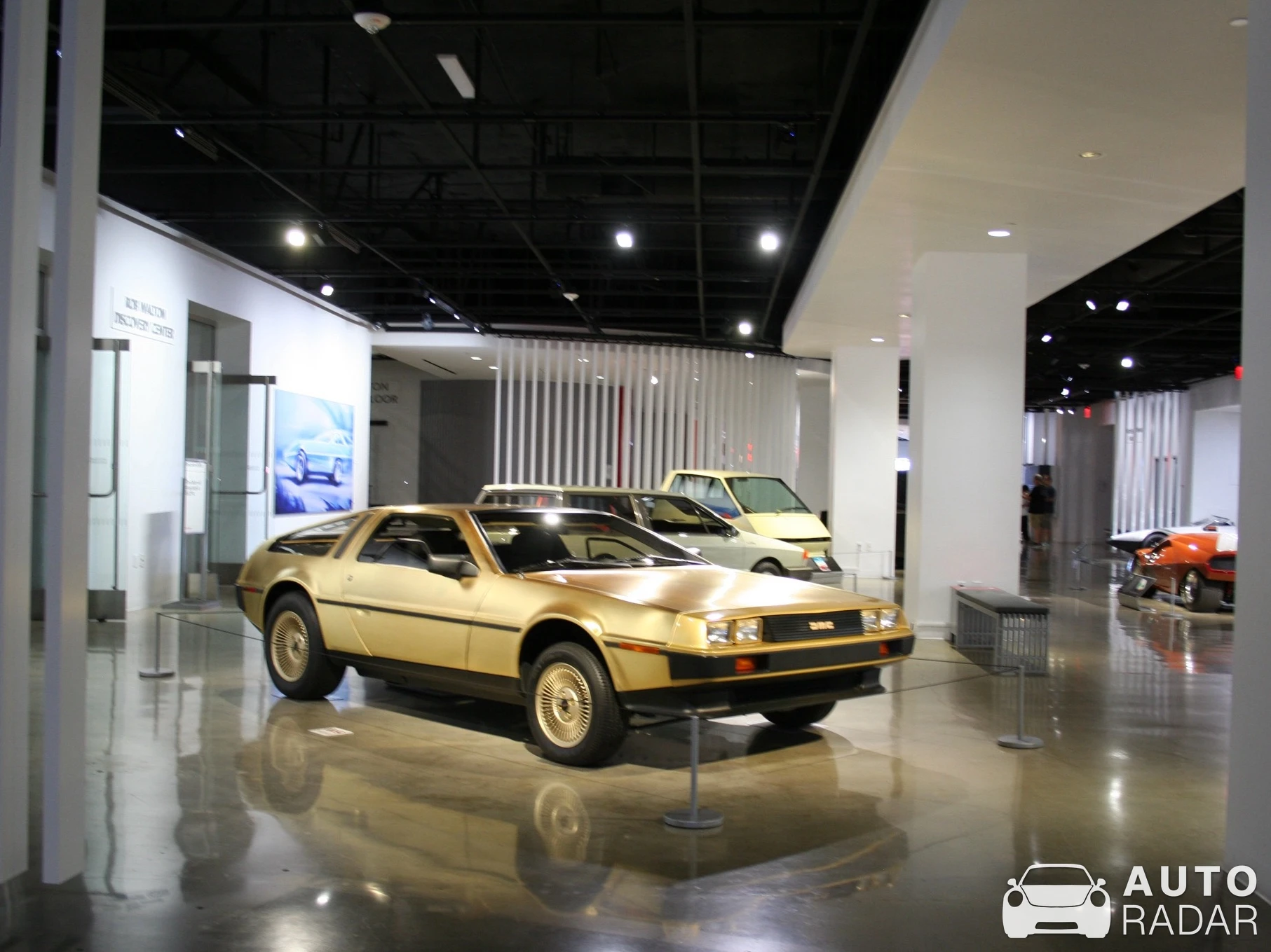 DeLorean DMC-12 Golden Dream spotted in Los Angeles