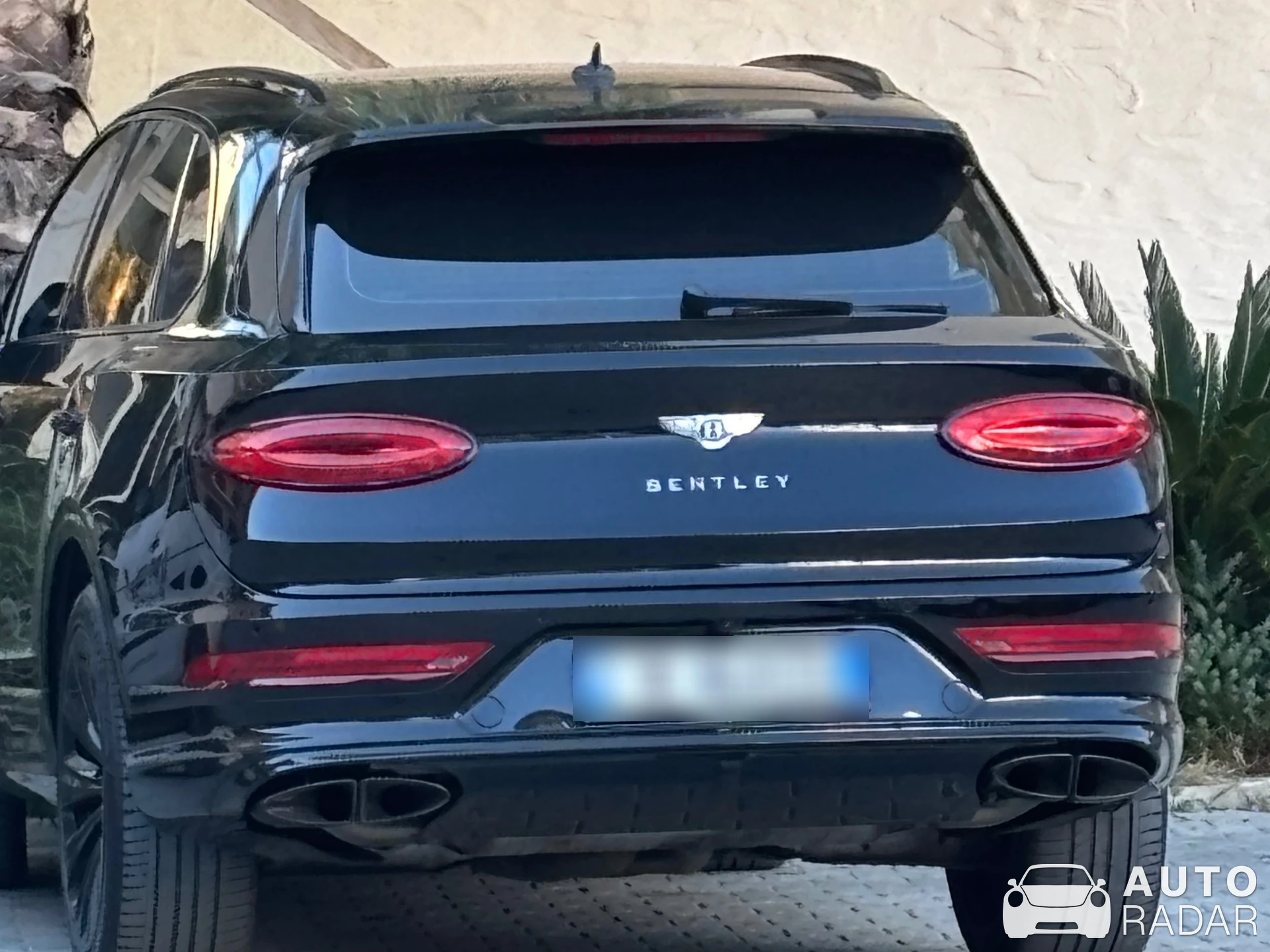 Bentley Bentayga V8 spotted in Durrës
