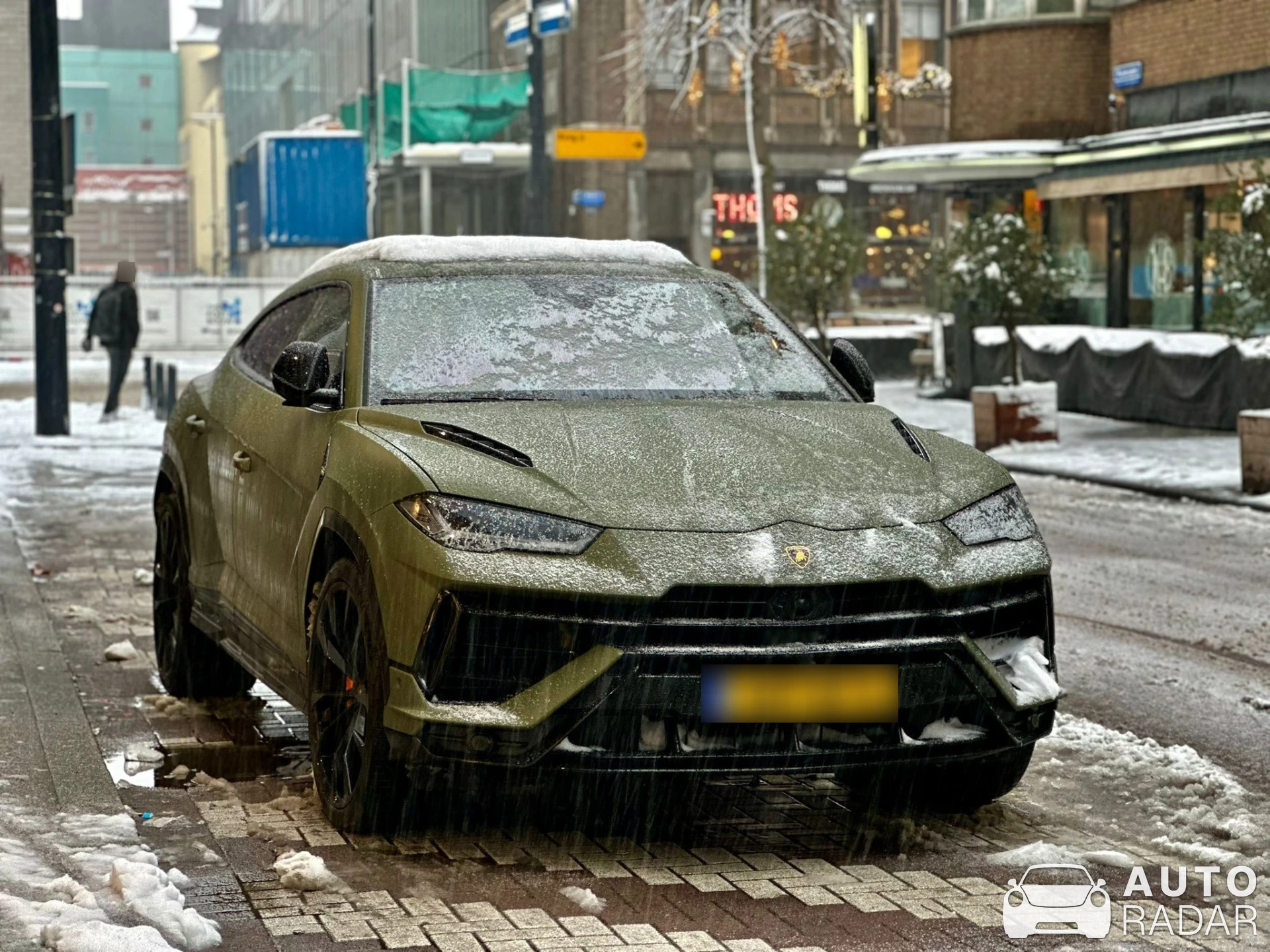 Lamborghini Urus S spotted in Rotterdam, Netherlands