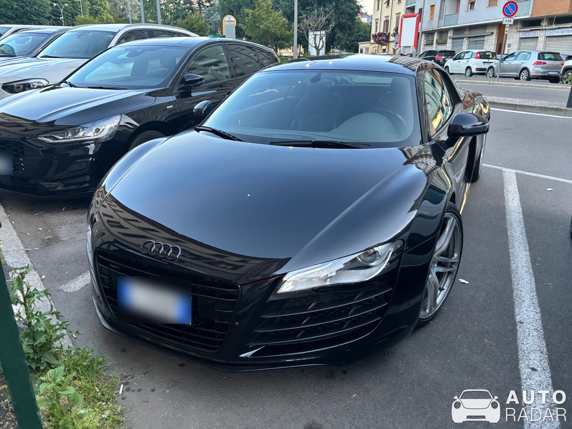 Audi R8 V8 Spyder 2013 spotted in Tortona
