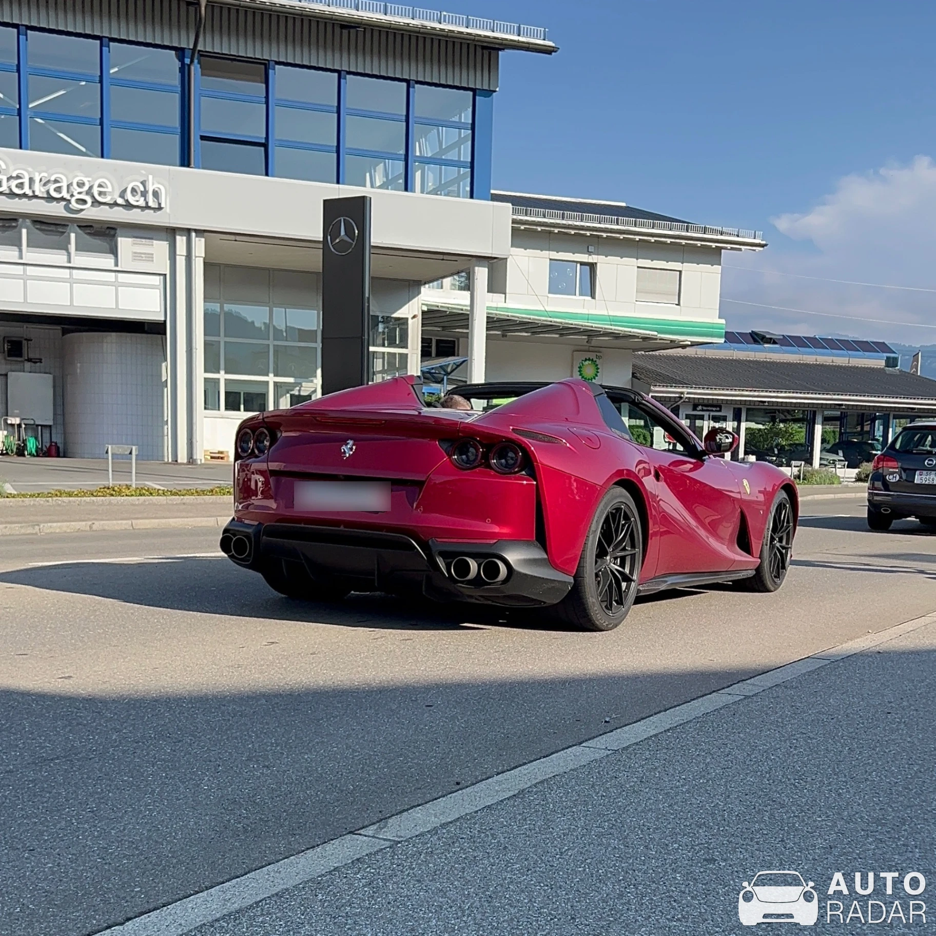 Ferrari 812 GTS spotted in Au, Suiça