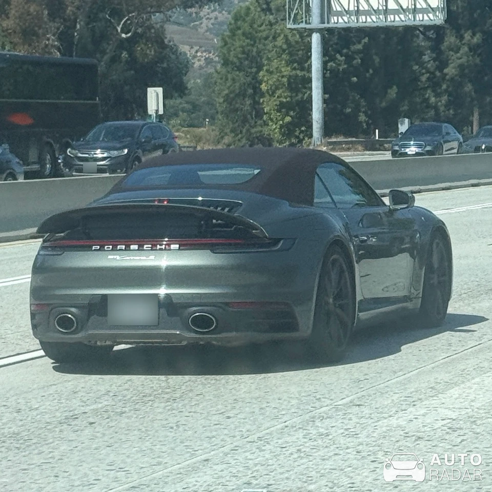 Porsche 992 Carrera 4S Cabriolet MkI spotted in Los Angeles