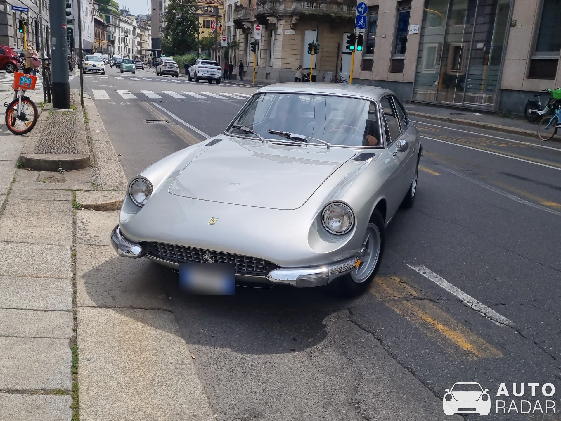 Ferrari 365 GT 2+2 spotted in Milano