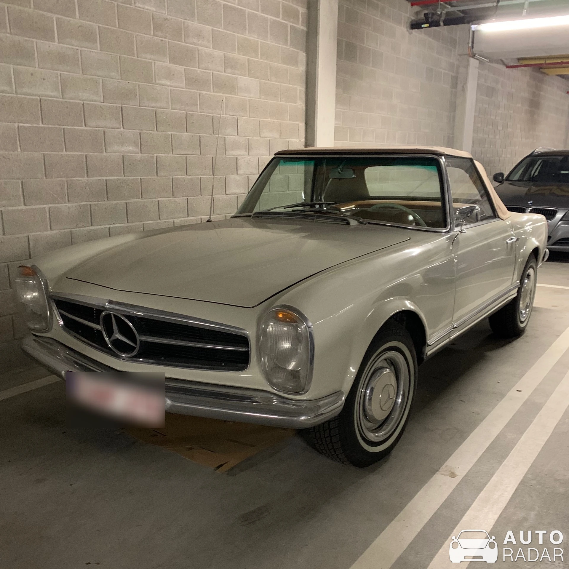 Mercedes-Benz 230SL spotted in Antwerpen, België
