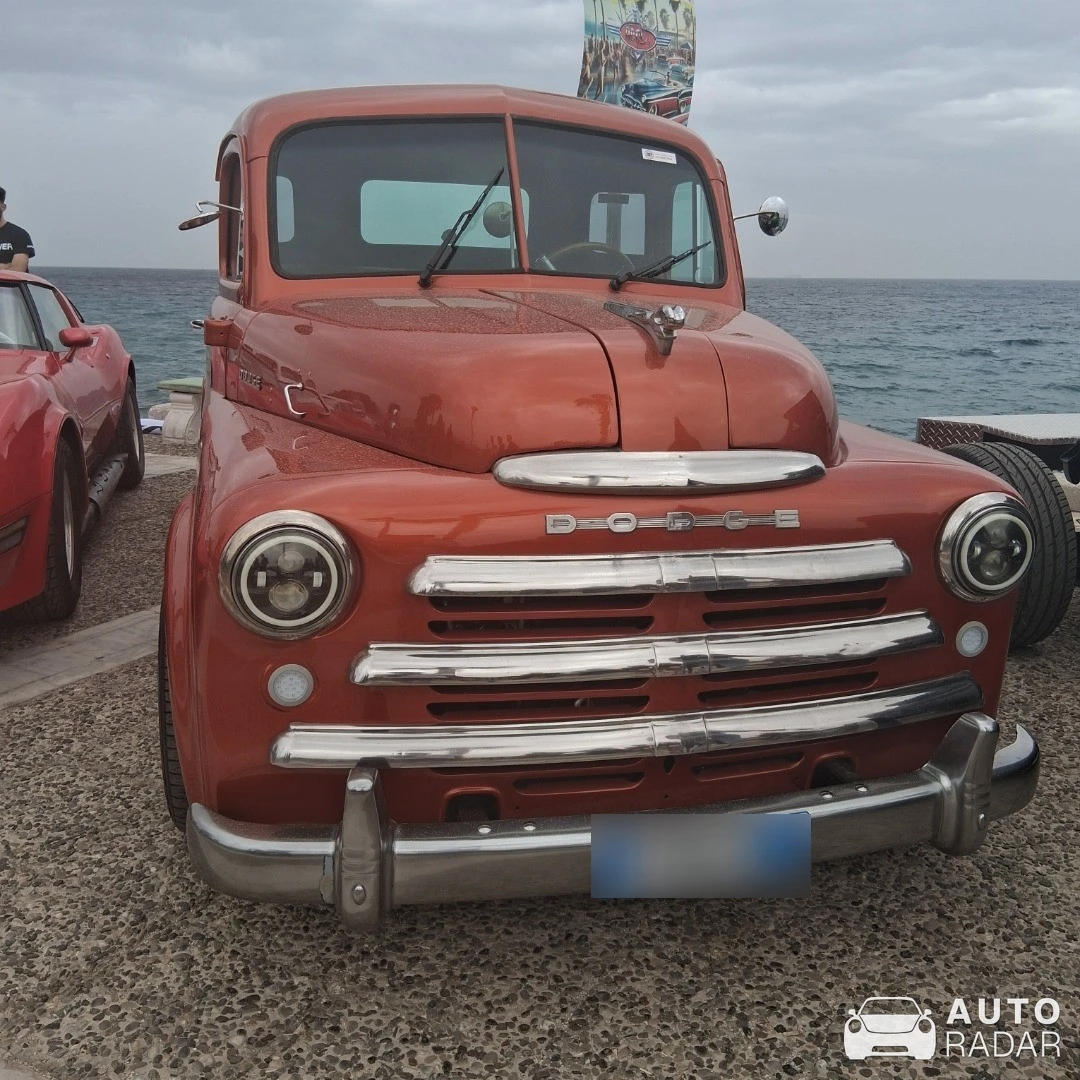 Dodge Fargo spotted in Άλιμος