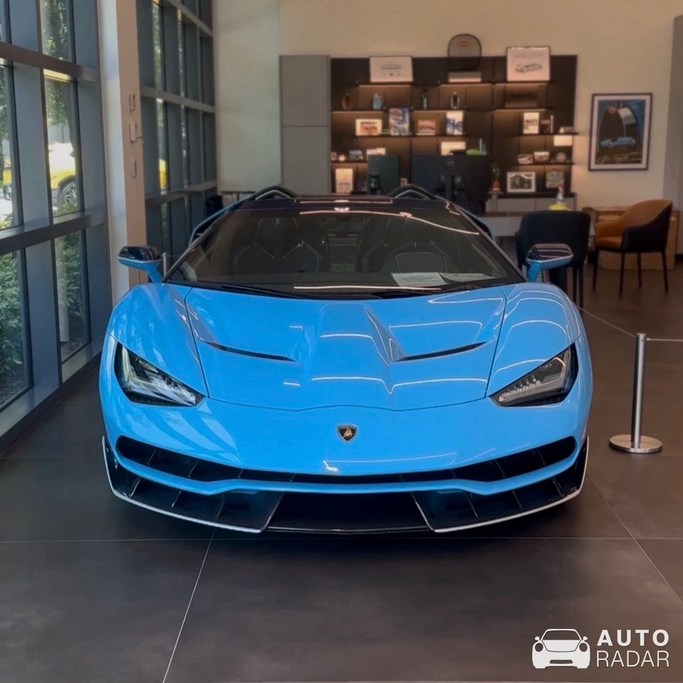 Lamborghini Centenario LP770-4 Roadster spotted in Davie