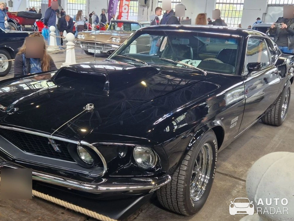 Ford Mustang Roush 429R spotted in Budapest