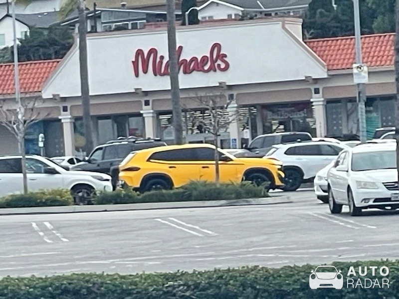 BMW XM G09 Label Red spotted in Torrance, United States