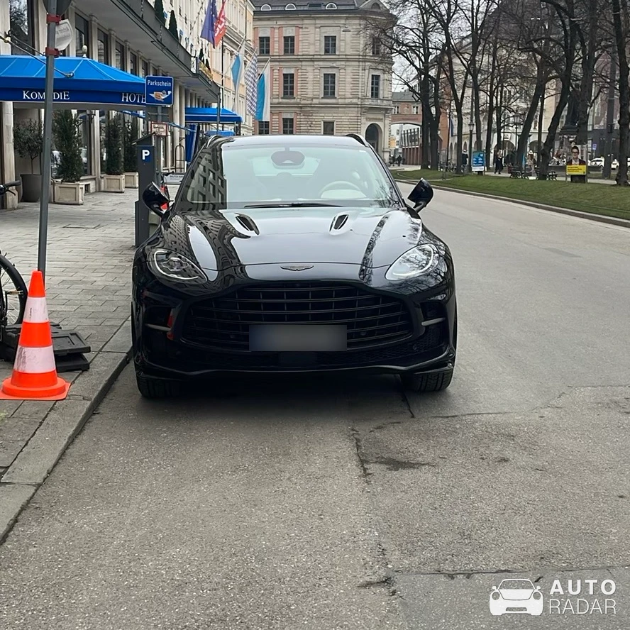 Aston Martin DBX spotted in München, Deutschland