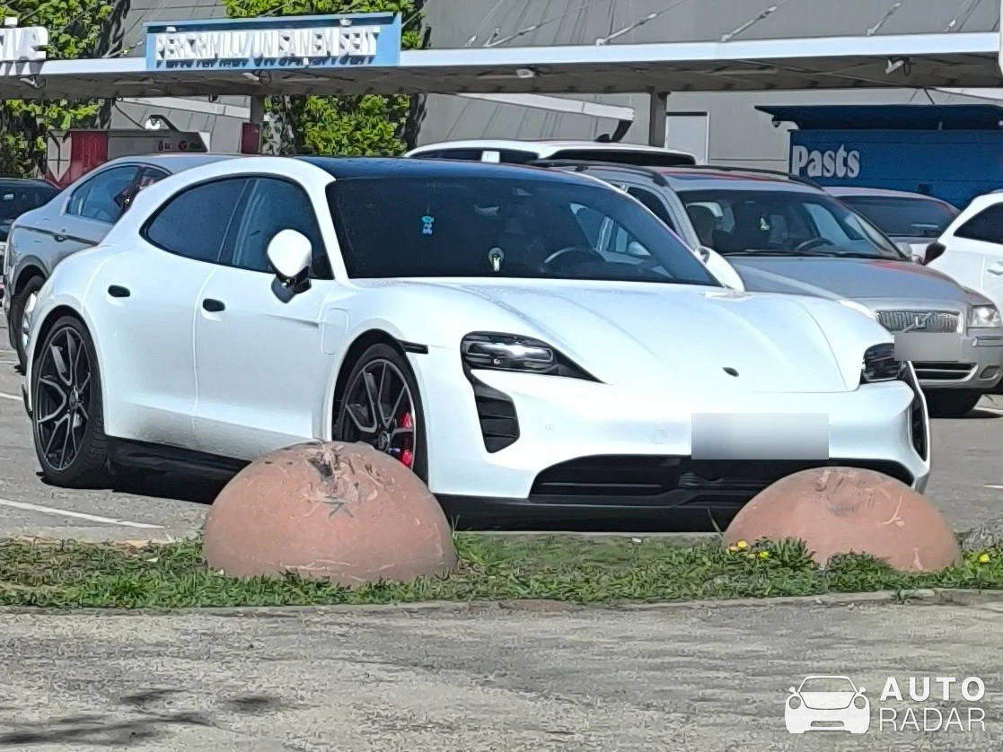 Porsche Taycan 4S Sport Turismo spotted in Riga