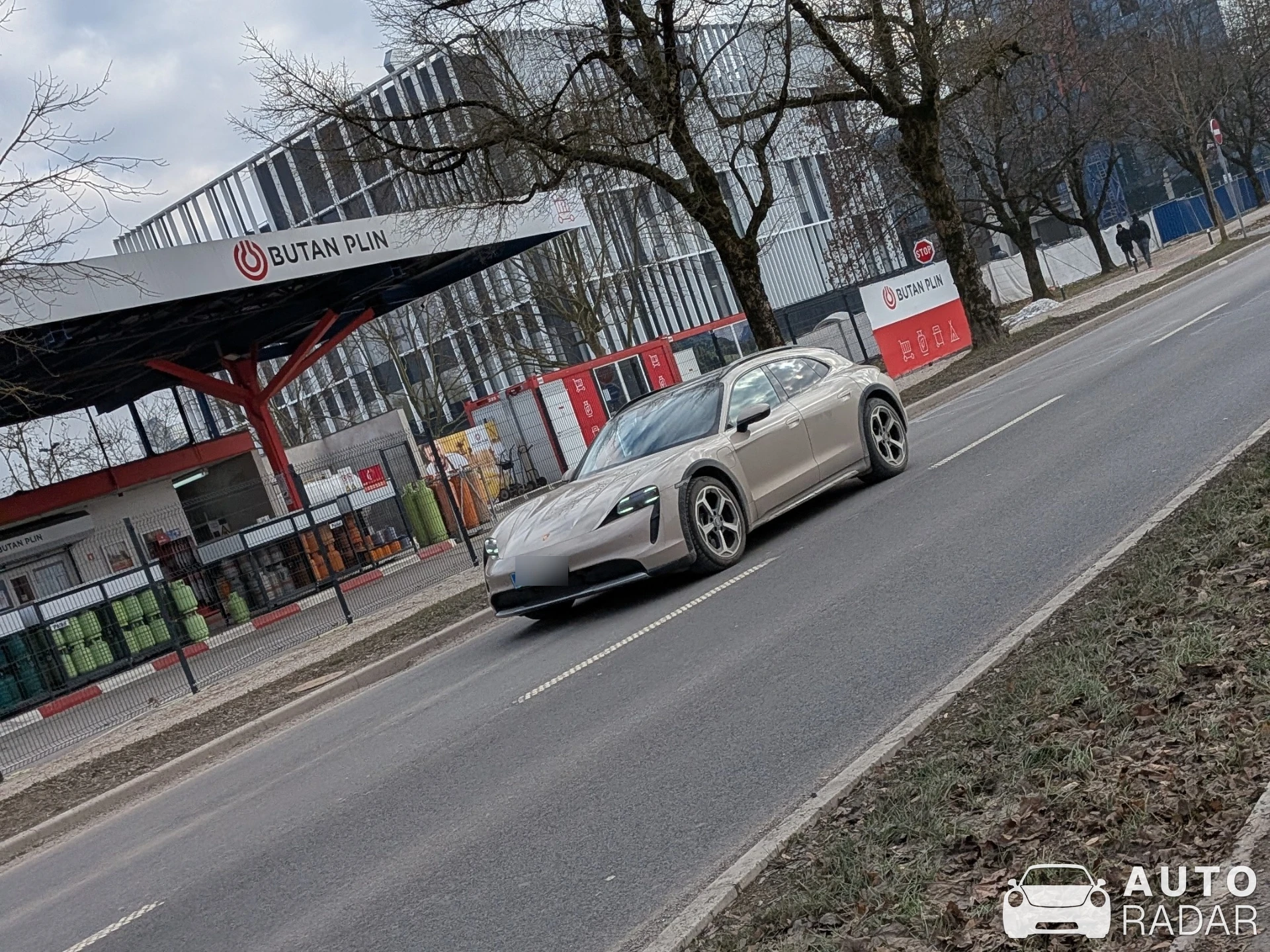 Porsche Taycan 4 Cross Turismo spotted in Ljubljana, Slovenia
