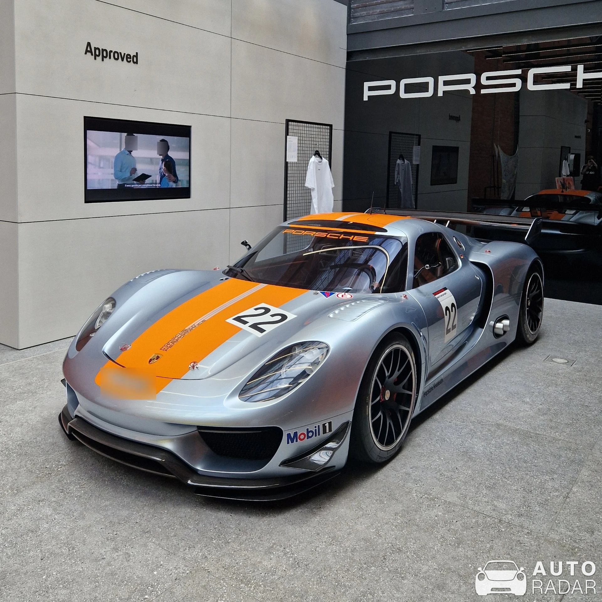 Porsche 918 RSR spotted in Warszawa